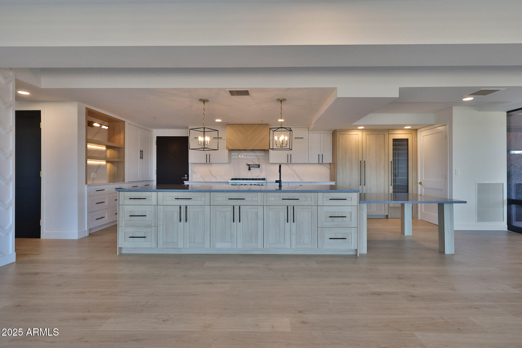 7161 E RANCHO VISTA Drive 6009