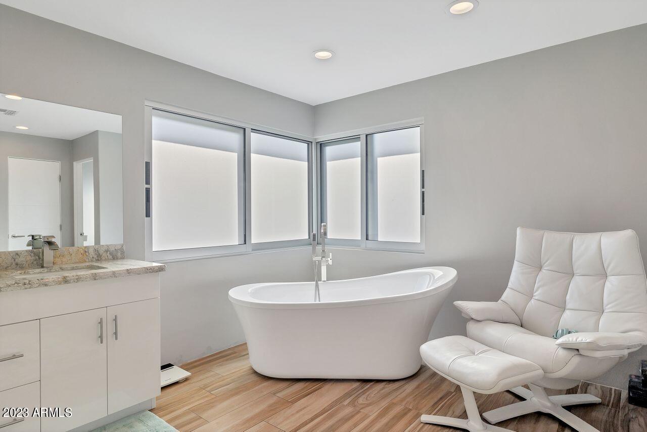 DEL RAY ESTATES - Residential