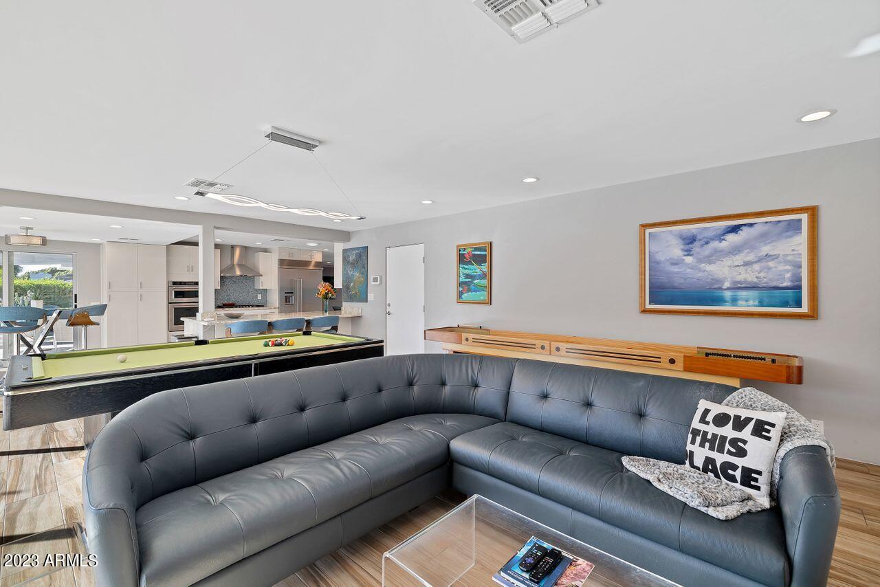 DEL RAY ESTATES - Residential