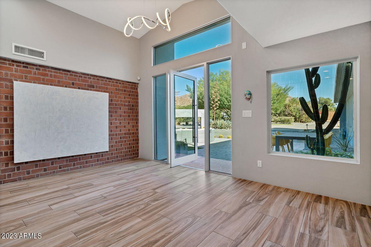 DEL RAY ESTATES - Residential