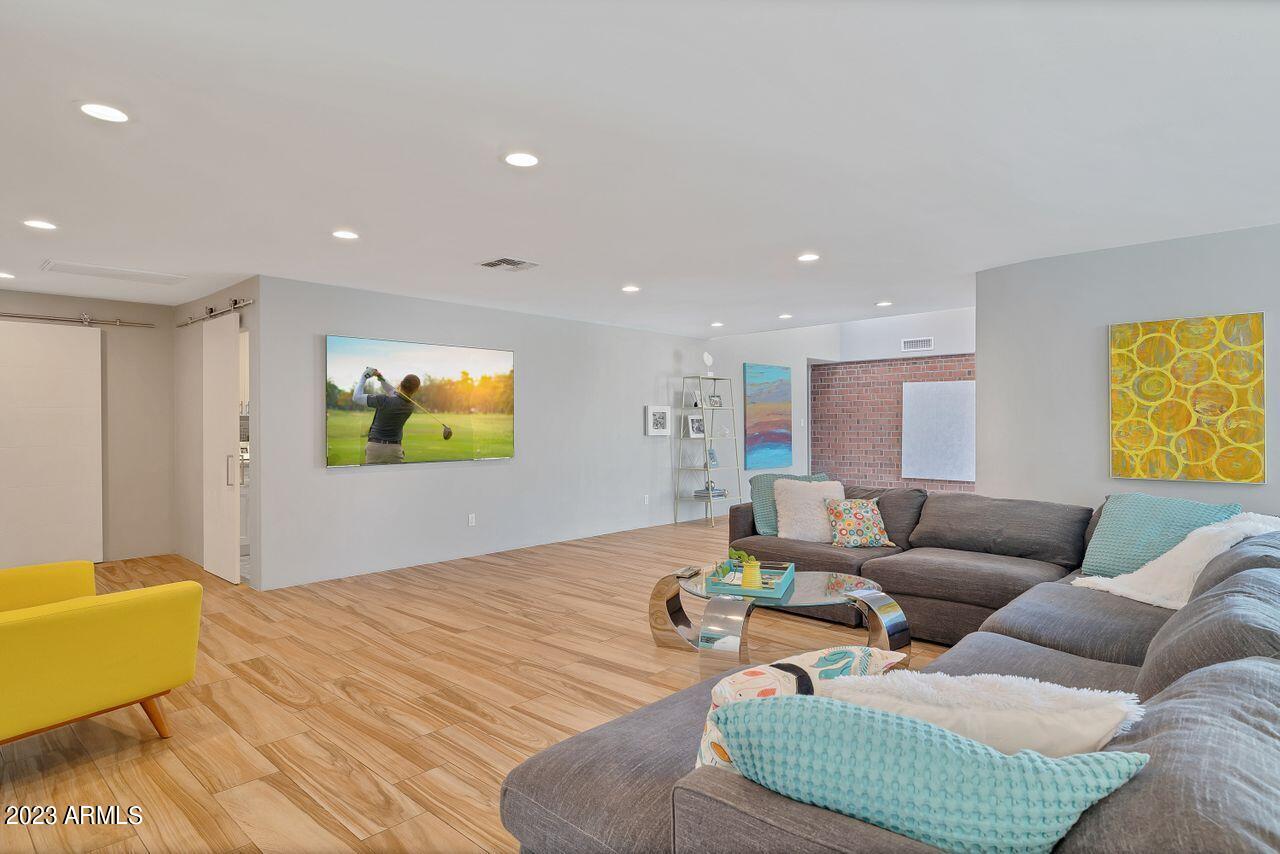 DEL RAY ESTATES - Residential