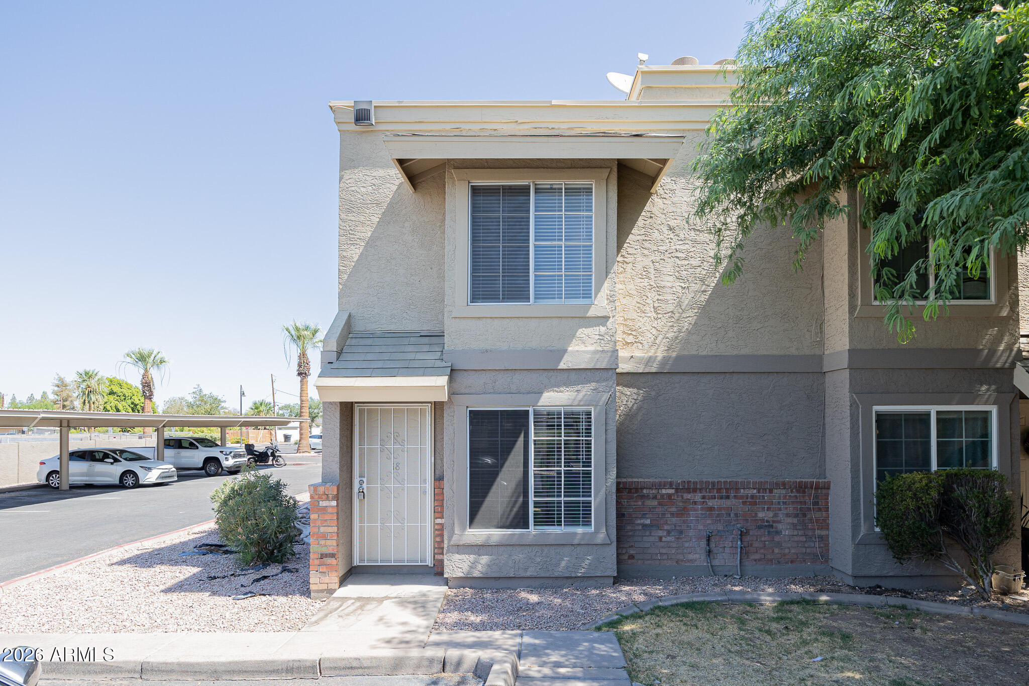 1055 W 5TH Street 18