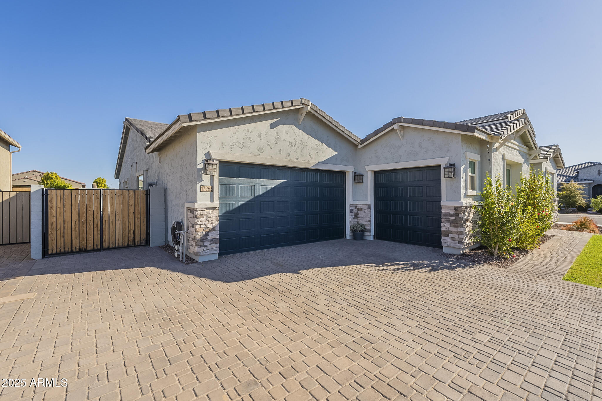 17962 W ELM Street