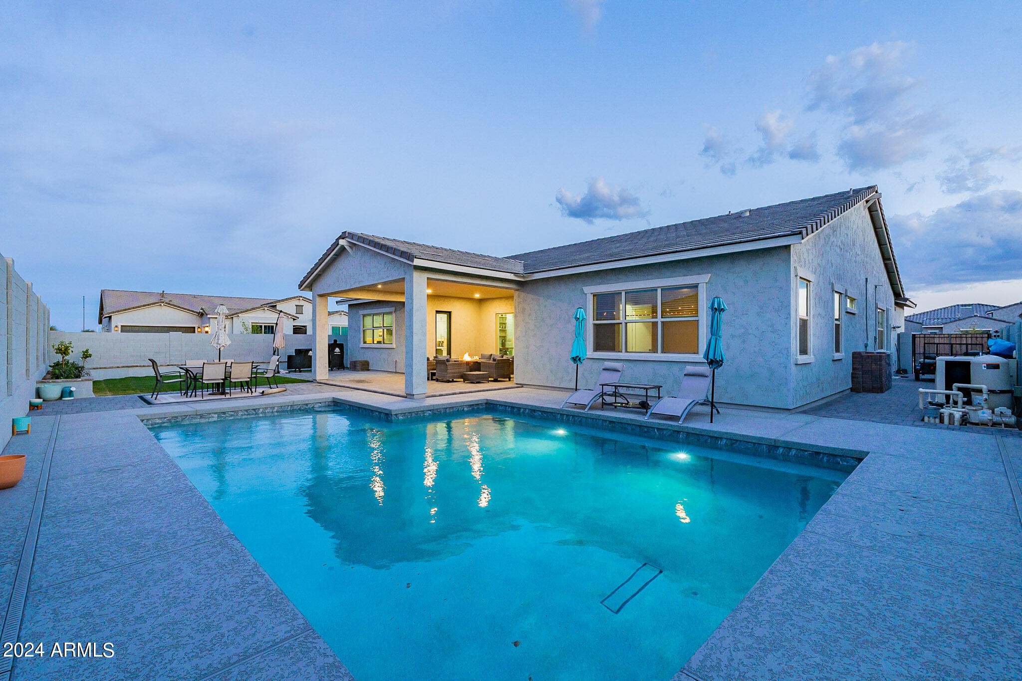 17962 W ELM Street
