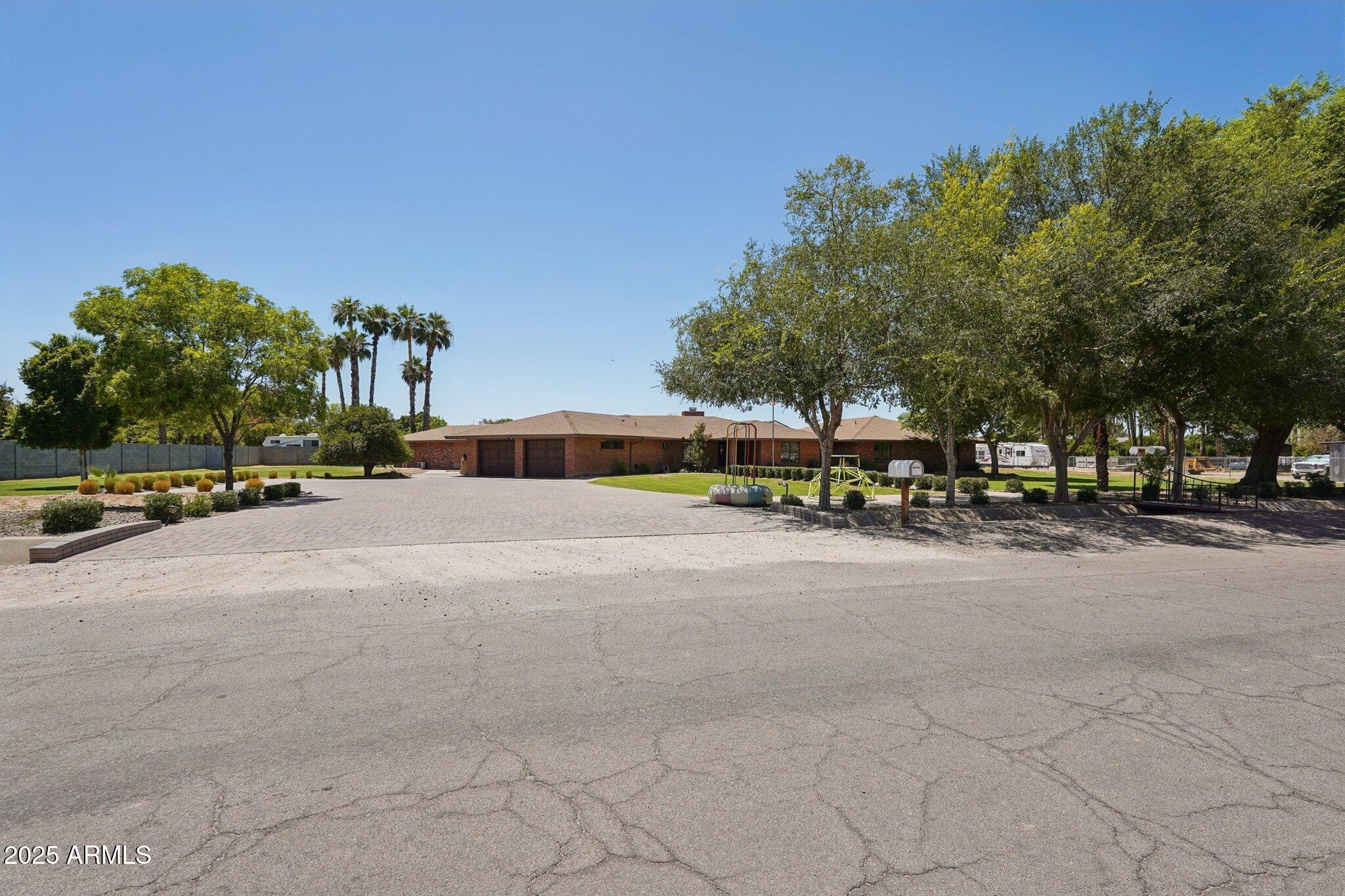 4041 E HERMOSA VISTA Drive