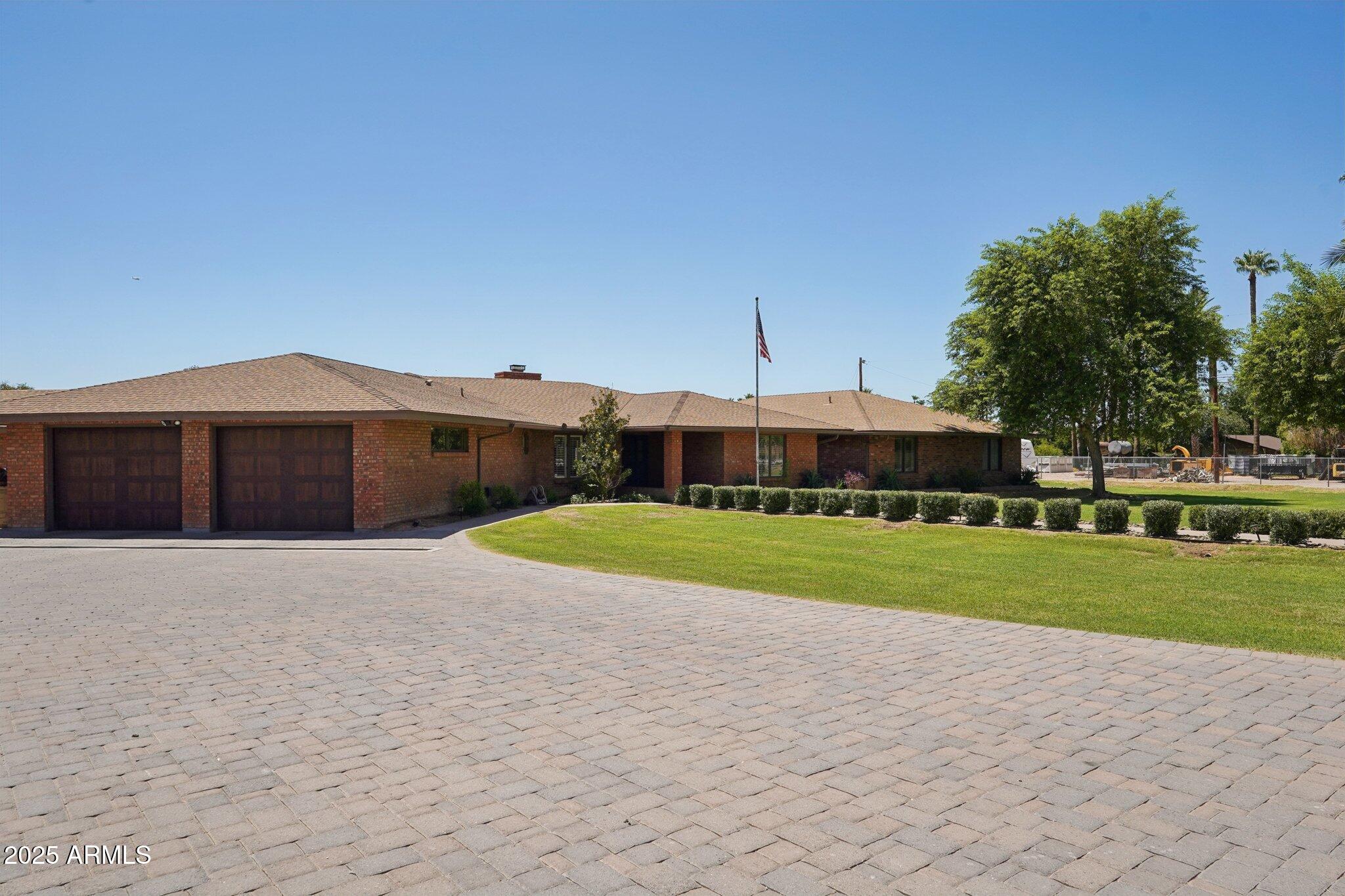 4041 E HERMOSA VISTA Drive