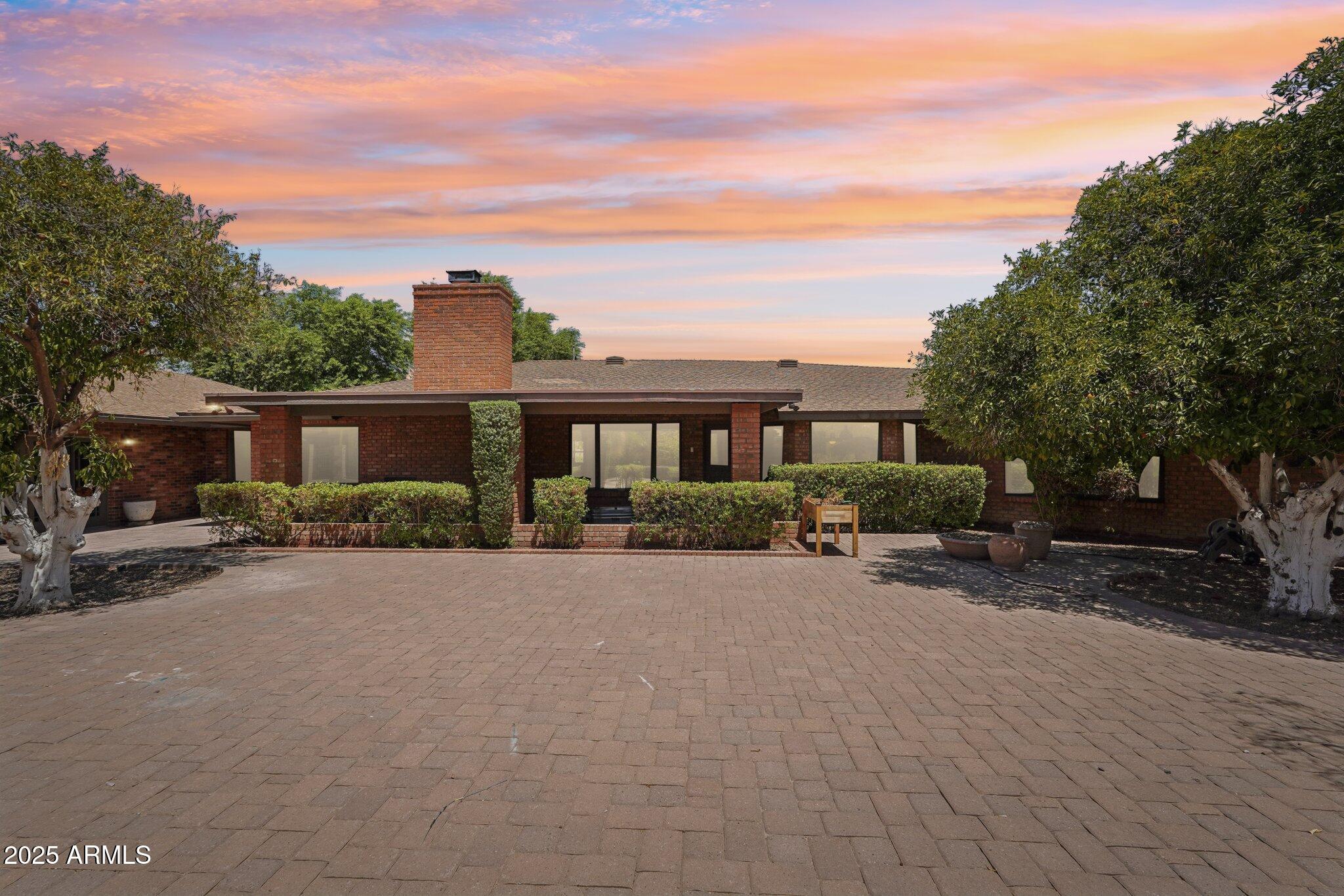 4041 E HERMOSA VISTA Drive