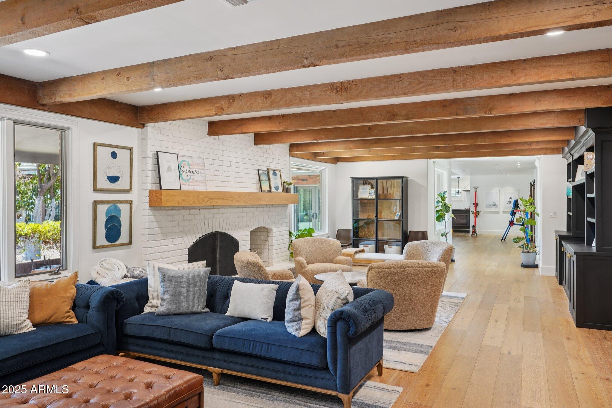 4041 E HERMOSA VISTA Drive