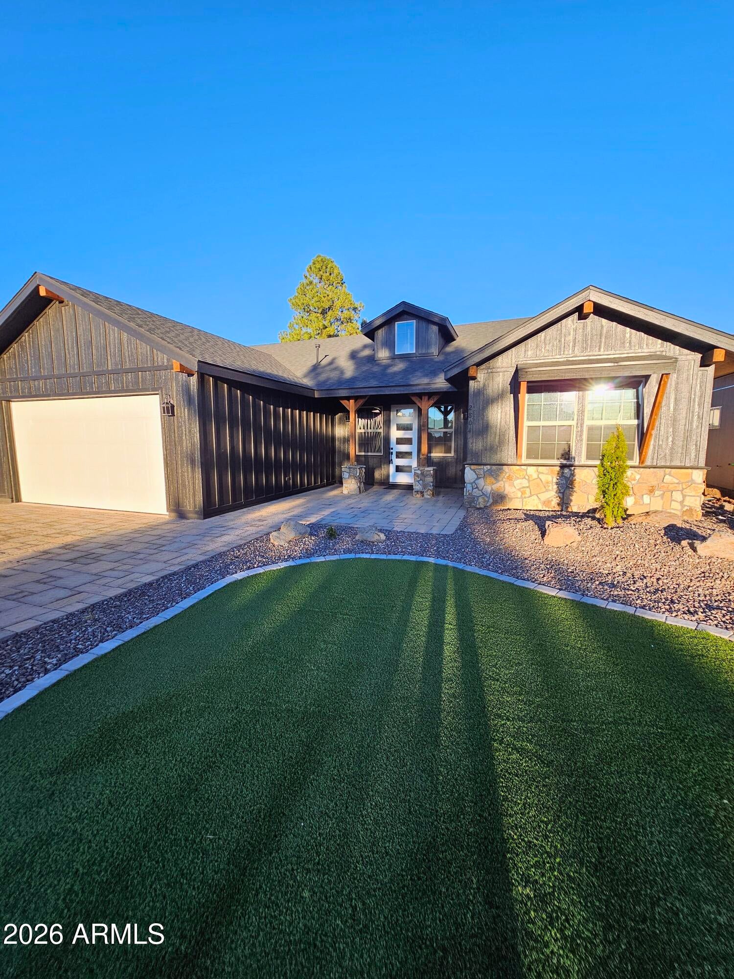 2804 BOGEY Drive