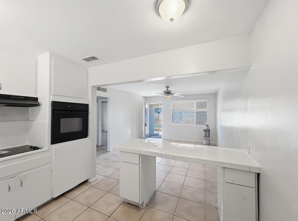 2711 E Glenrosa Avenue