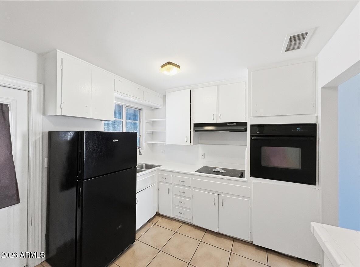 2711 E Glenrosa Avenue