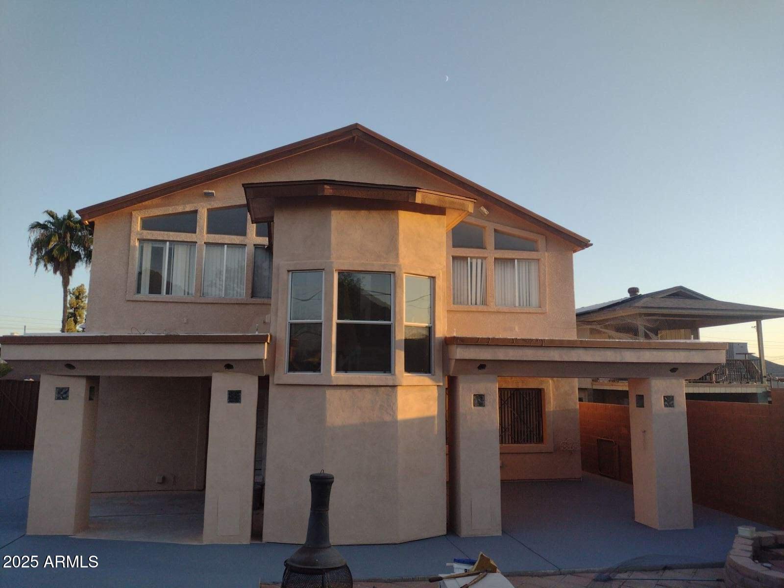 226 E CAROL Avenue