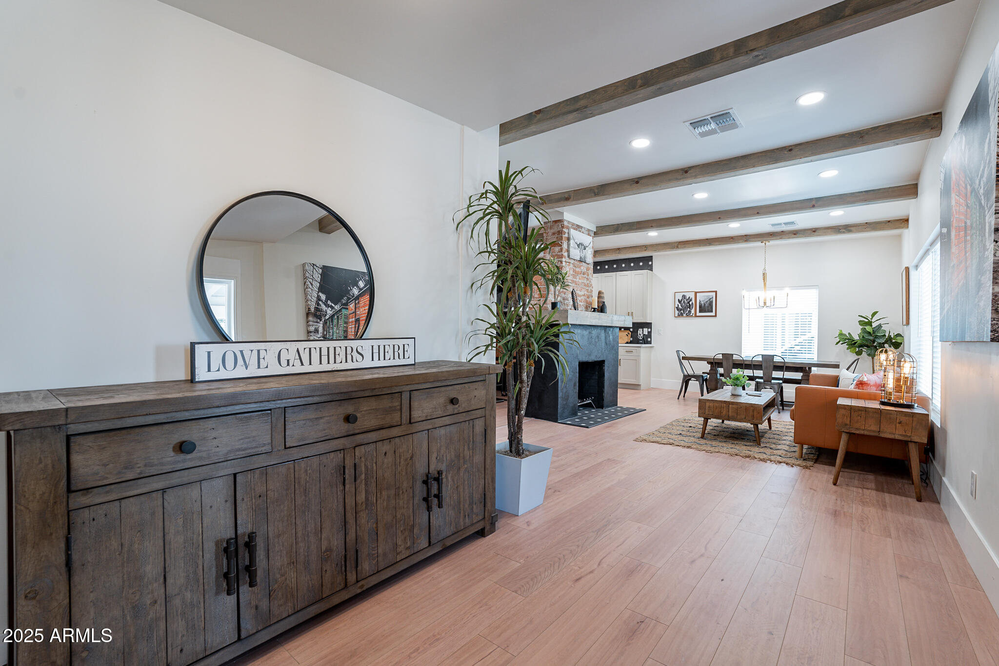 291 N WASHINGTON Street