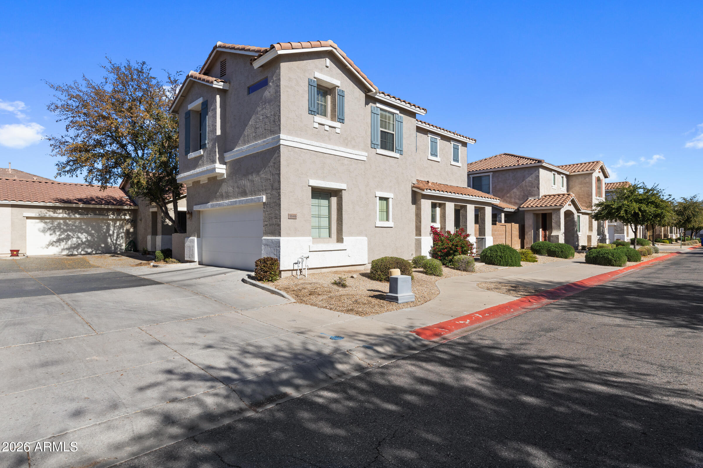 3846 E PALMER Street