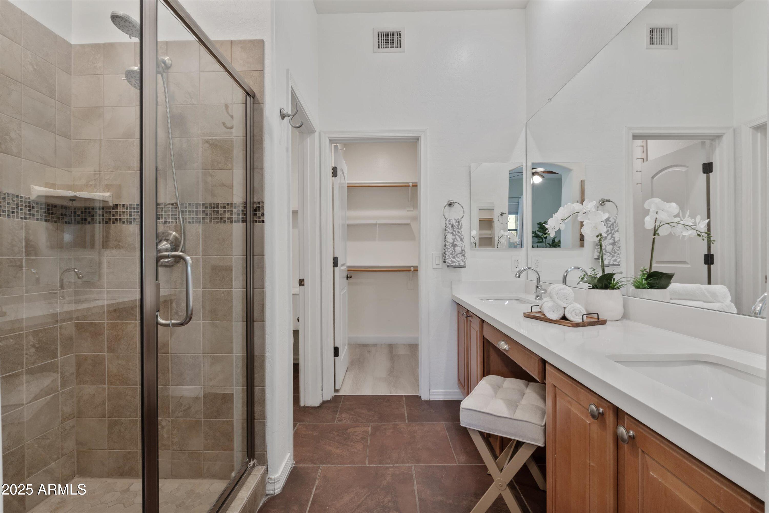 10055 N 142ND Street 1240