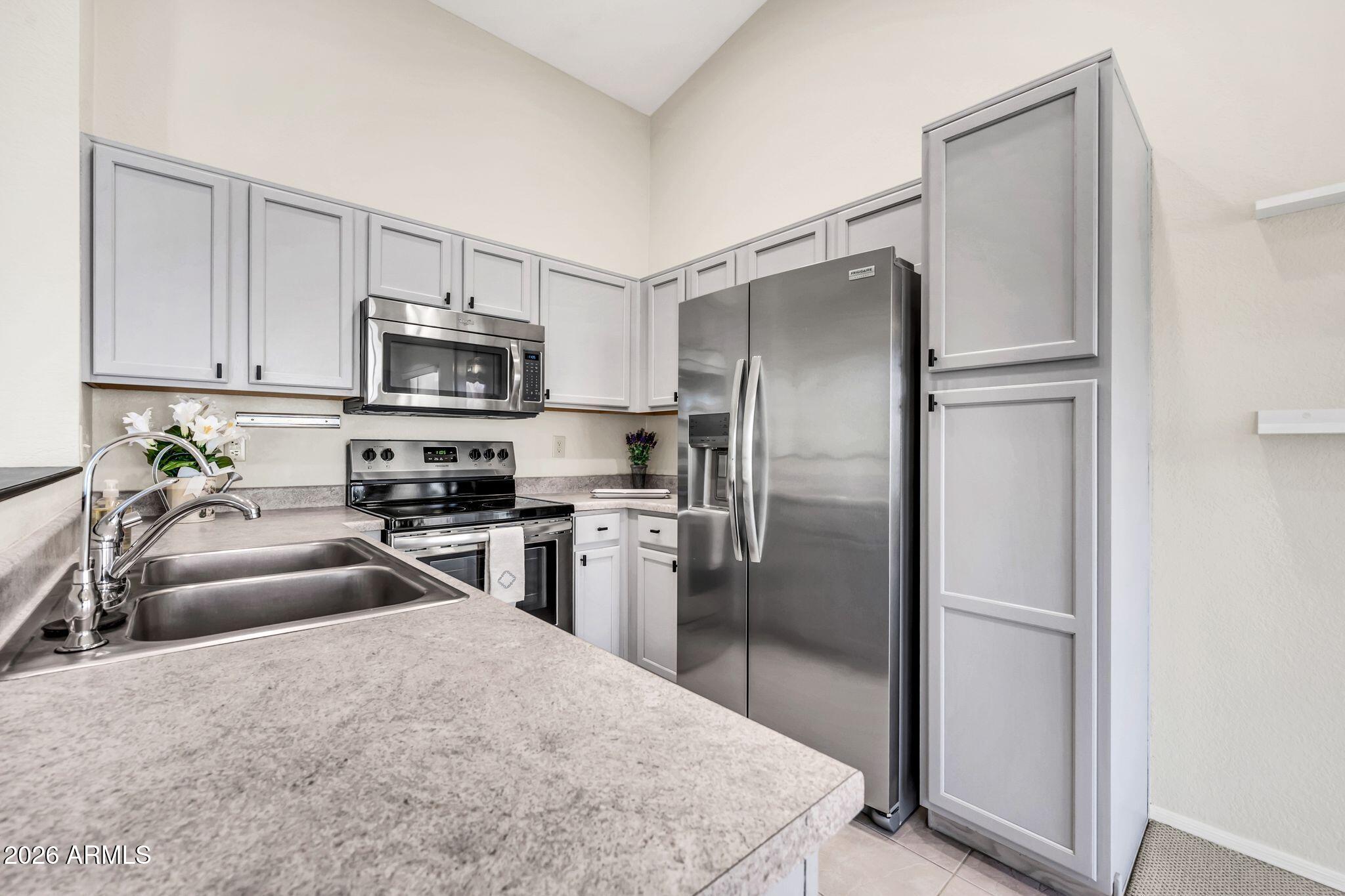 6901 S CORAL GABLE Drive