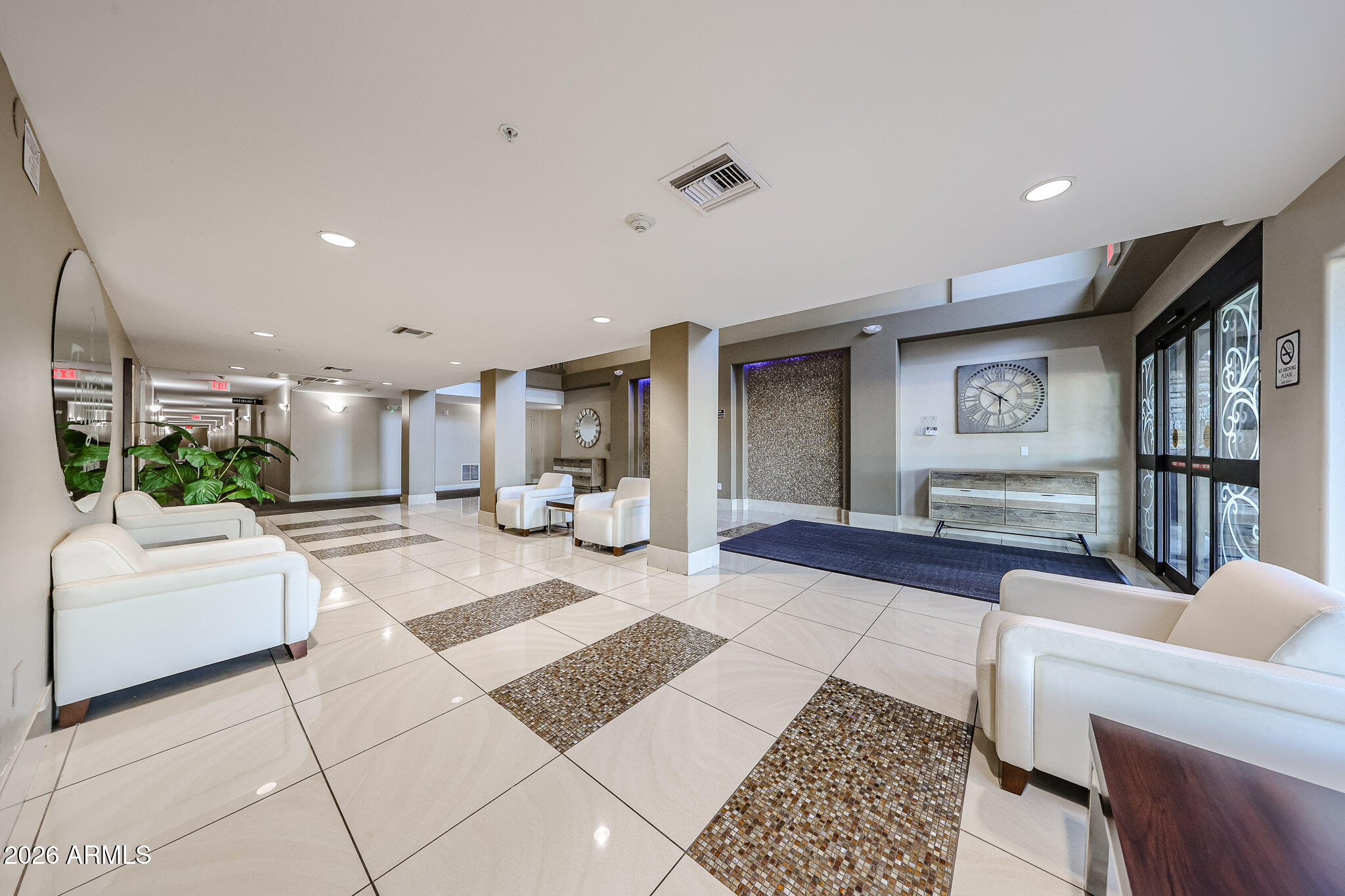 5450 E DEER VALLEY Drive 3172