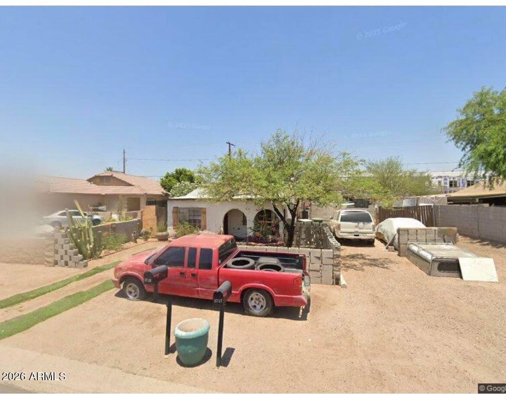 Photo of 1720 E Illini Street, Phoenix, AZ 85040 (MLS # 7074953)