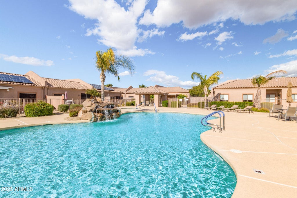 Photo of 18650 N 91st Avenue #4001, Peoria, AZ 85382 (MLS # 7087864)