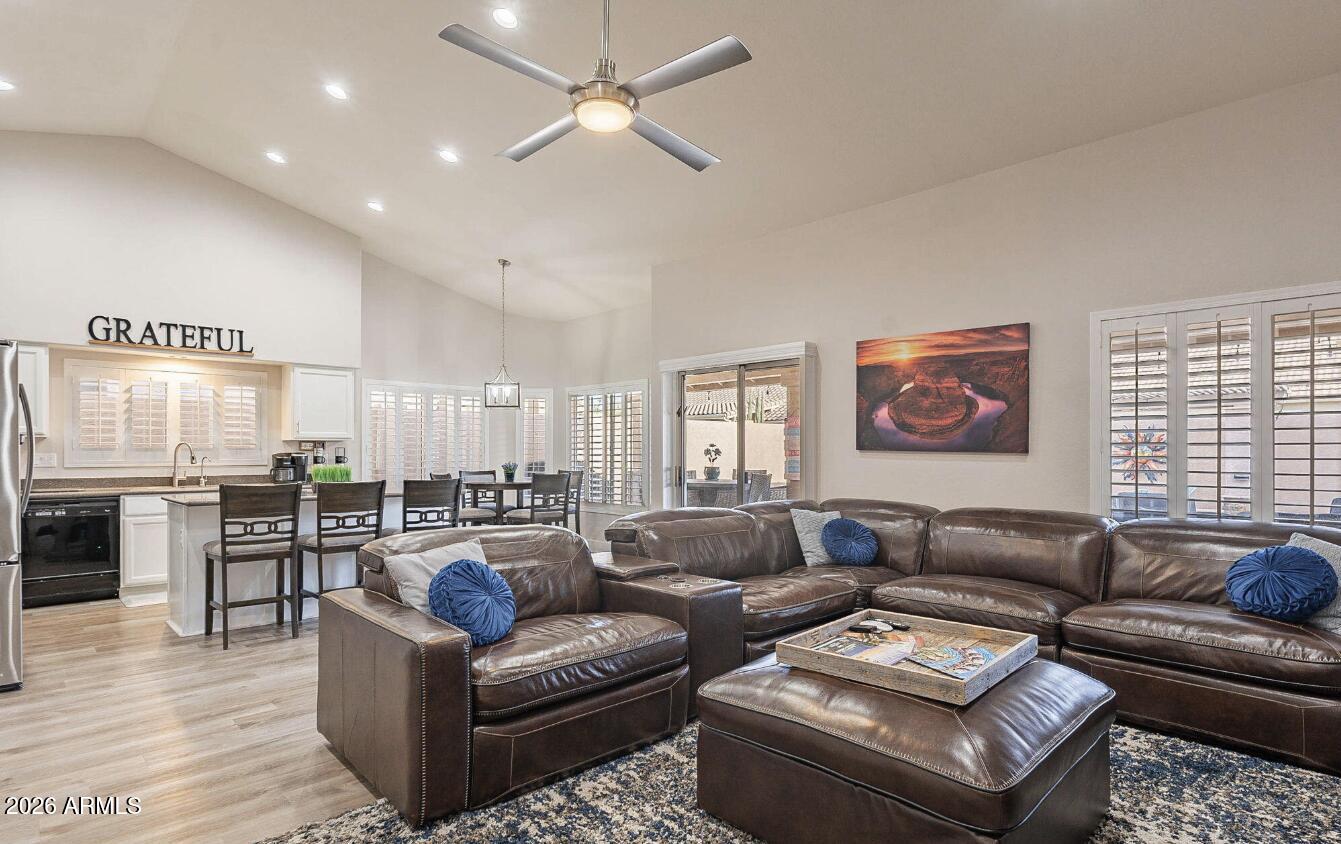 4637 E FERNWOOD Court