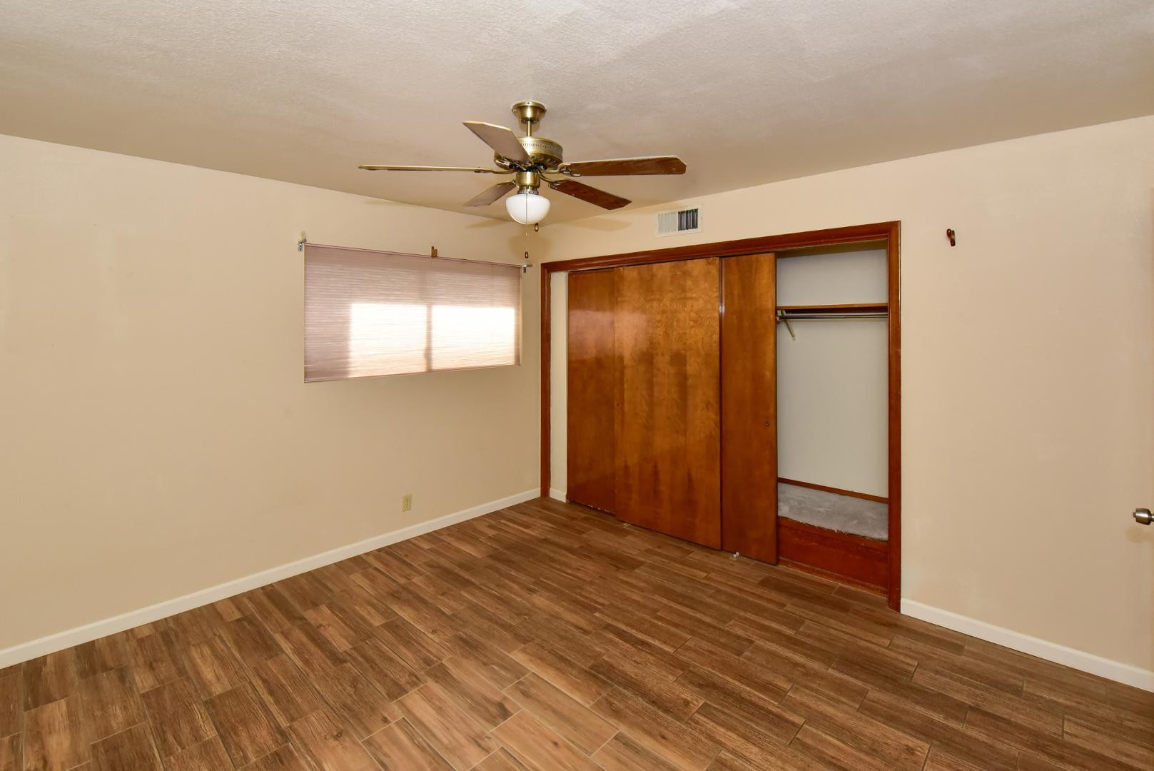 439 E BROWN Road