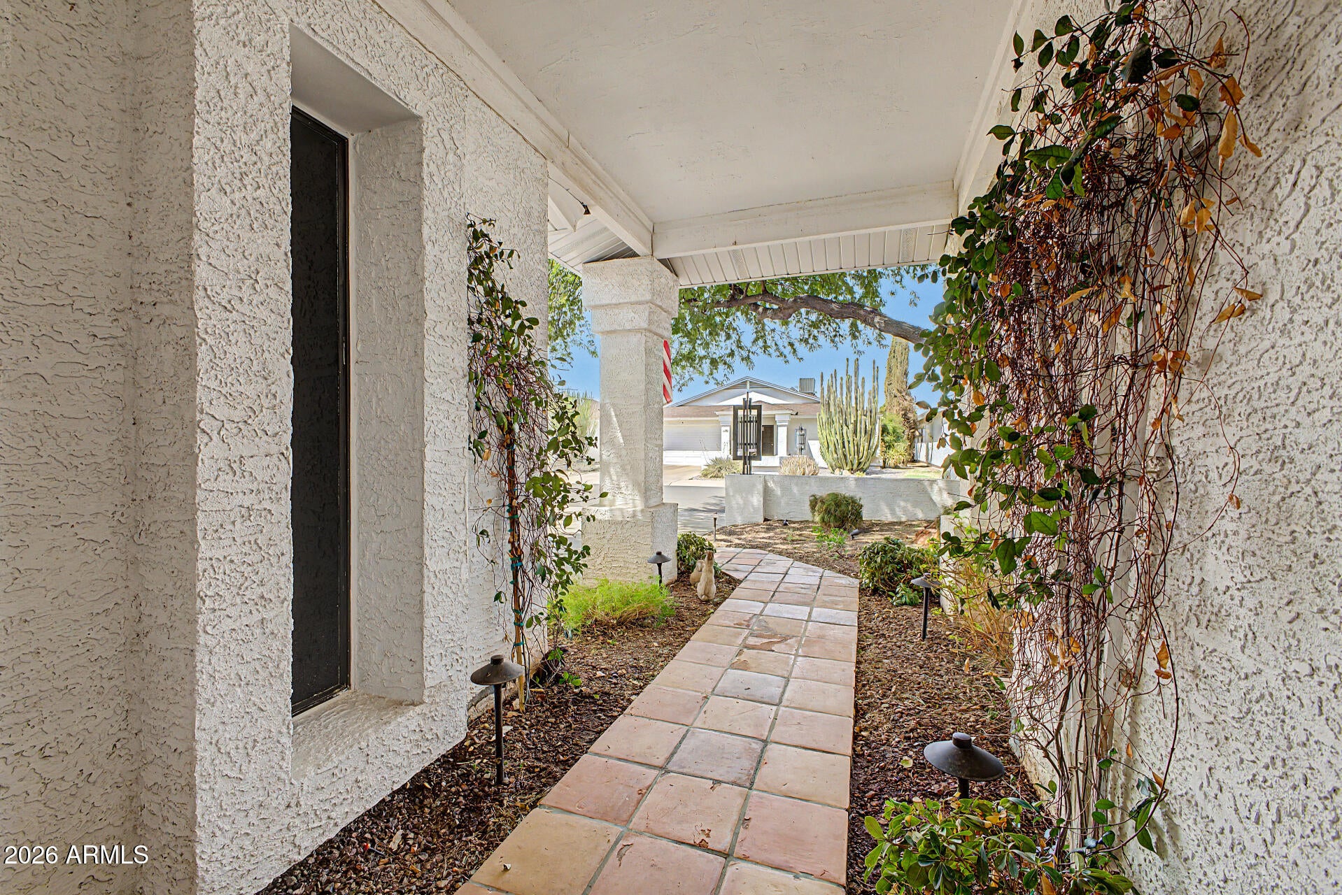 601 W FELLARS Drive