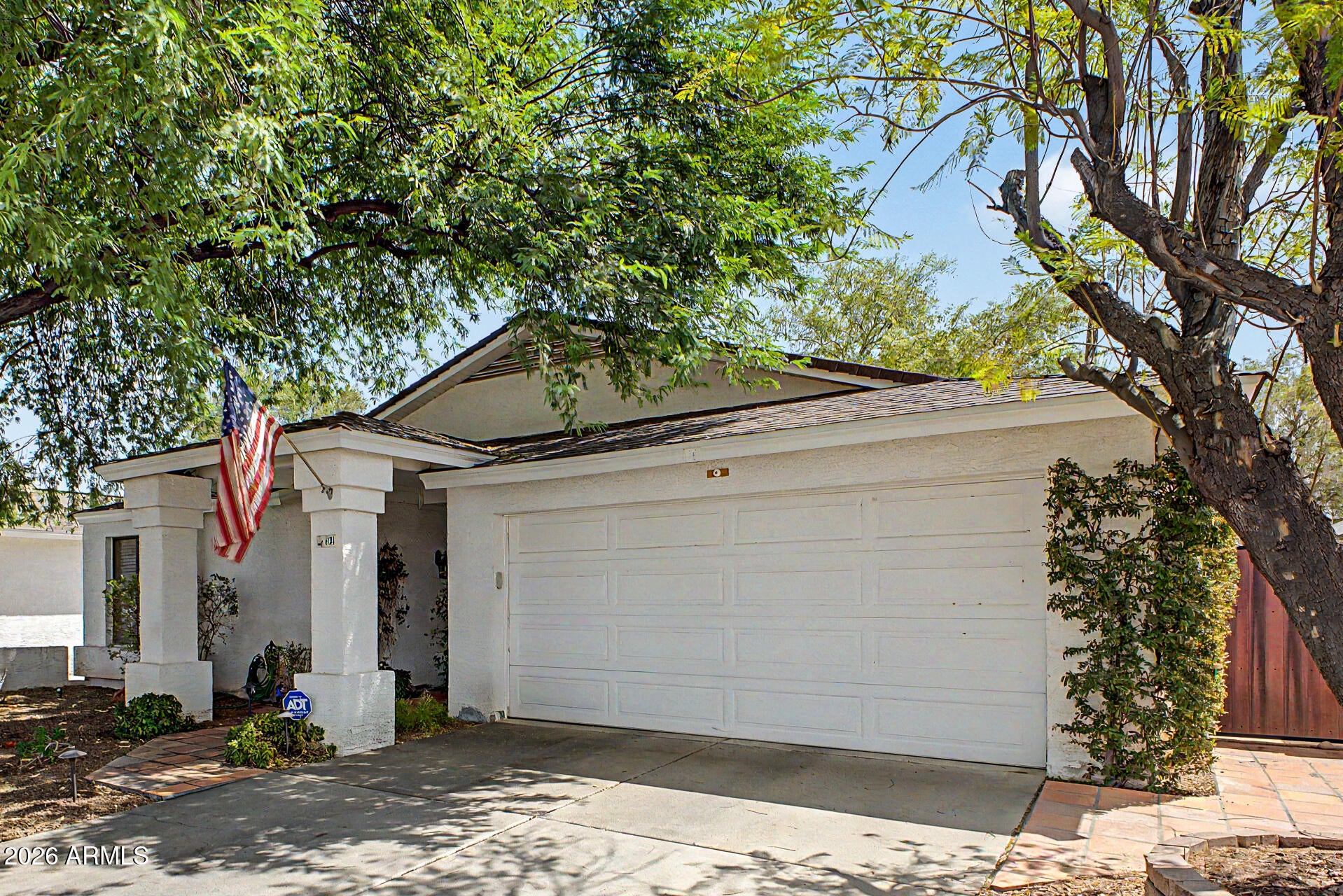 601 W FELLARS Drive