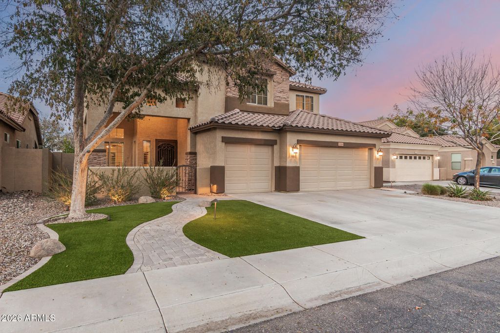 Photo of 2100 E Indigo Drive, Chandler, AZ 85286 (MLS # 6965321)