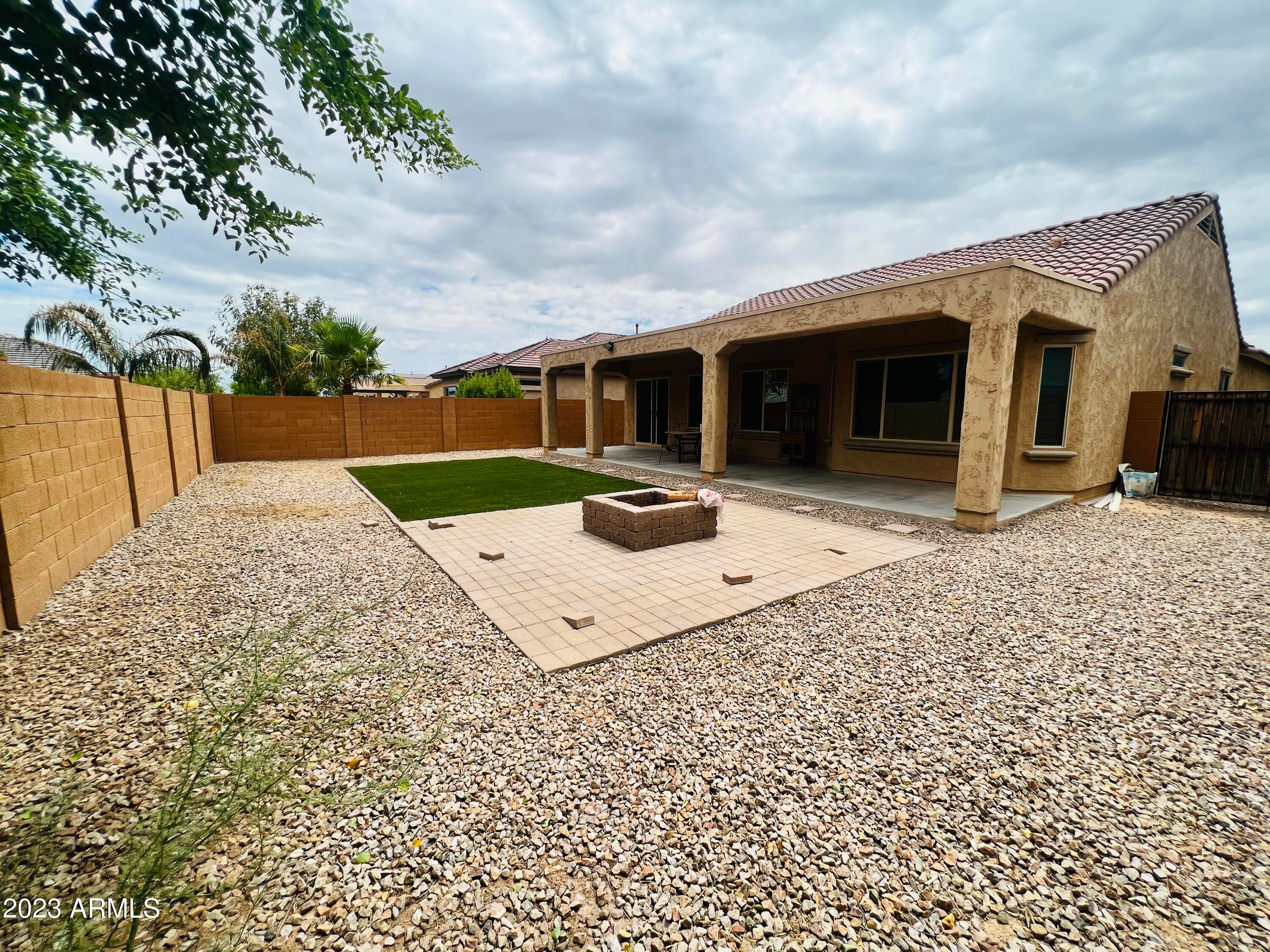 25972 W BURNETT Road
