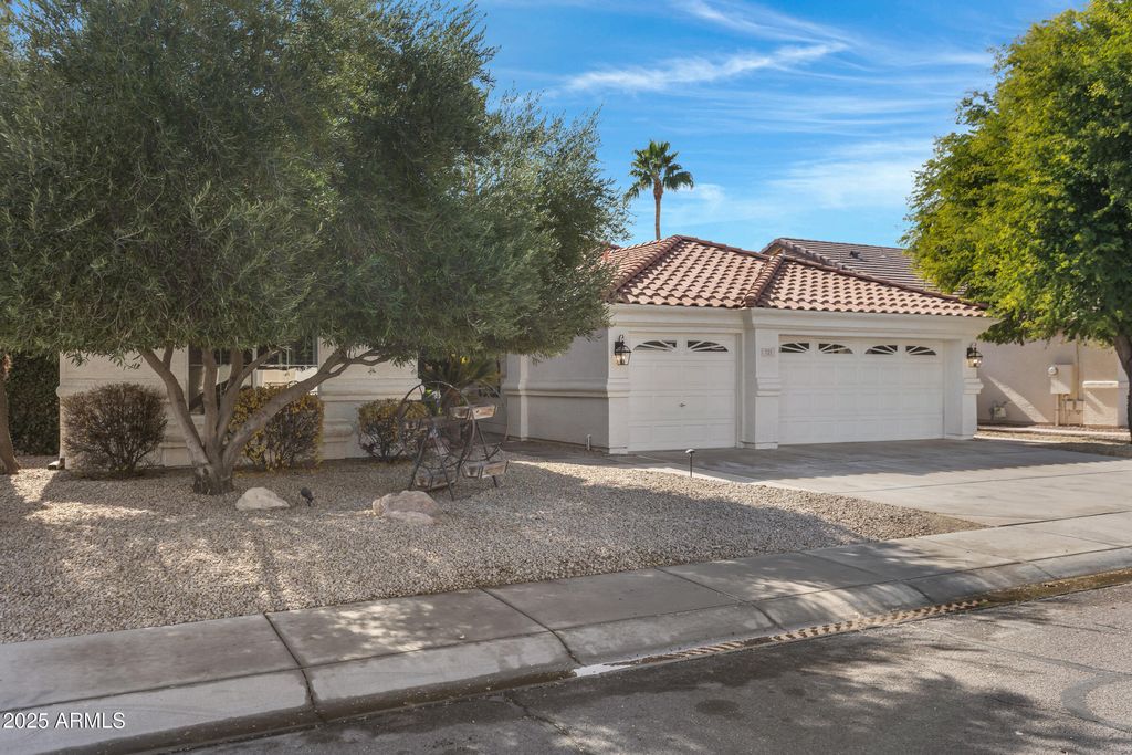 Photo of 721 W Cherrywood Drive, Chandler, AZ 85248 (MLS # 6916180)