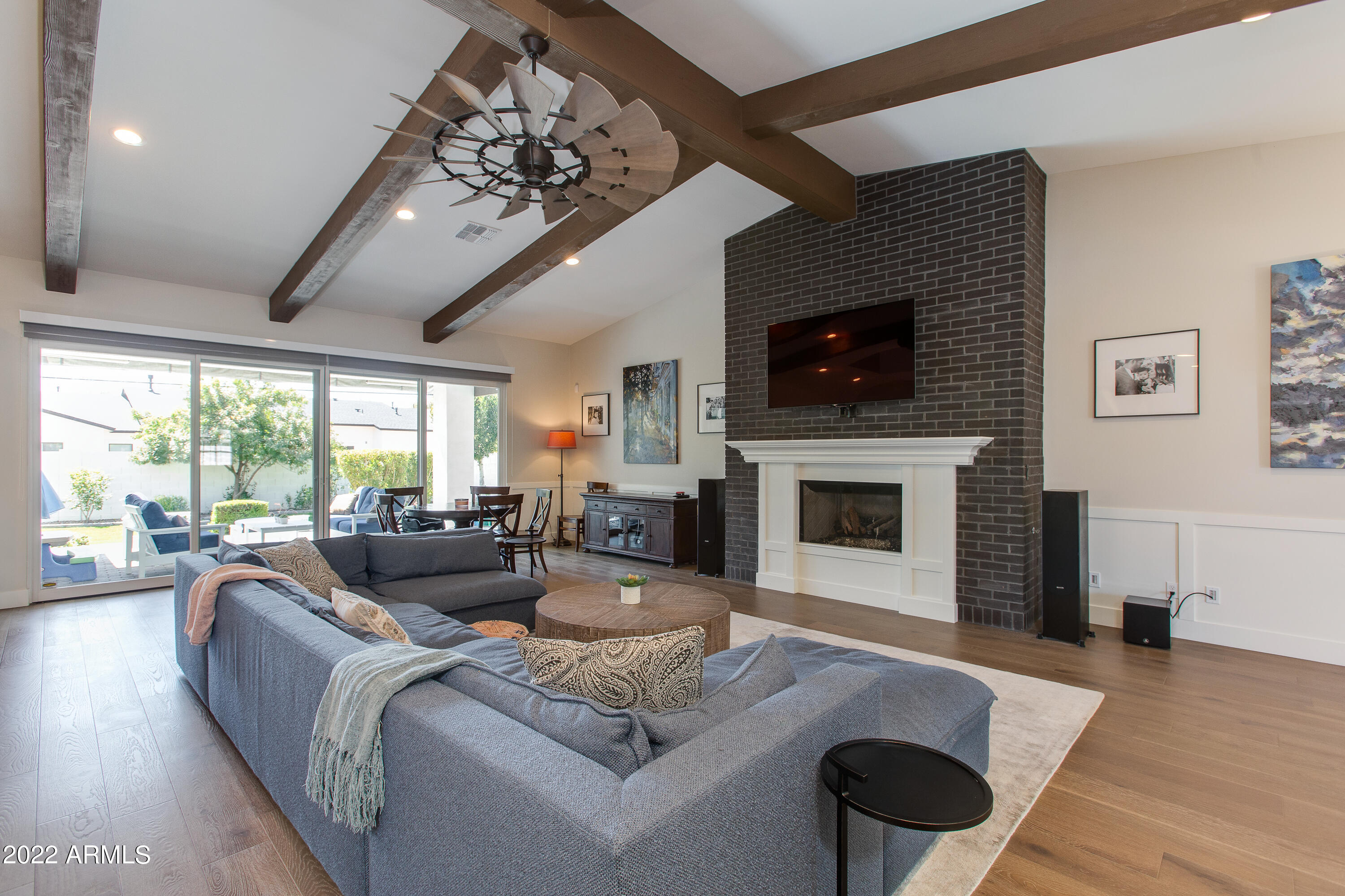 CAMELBACK VILLA - Residential