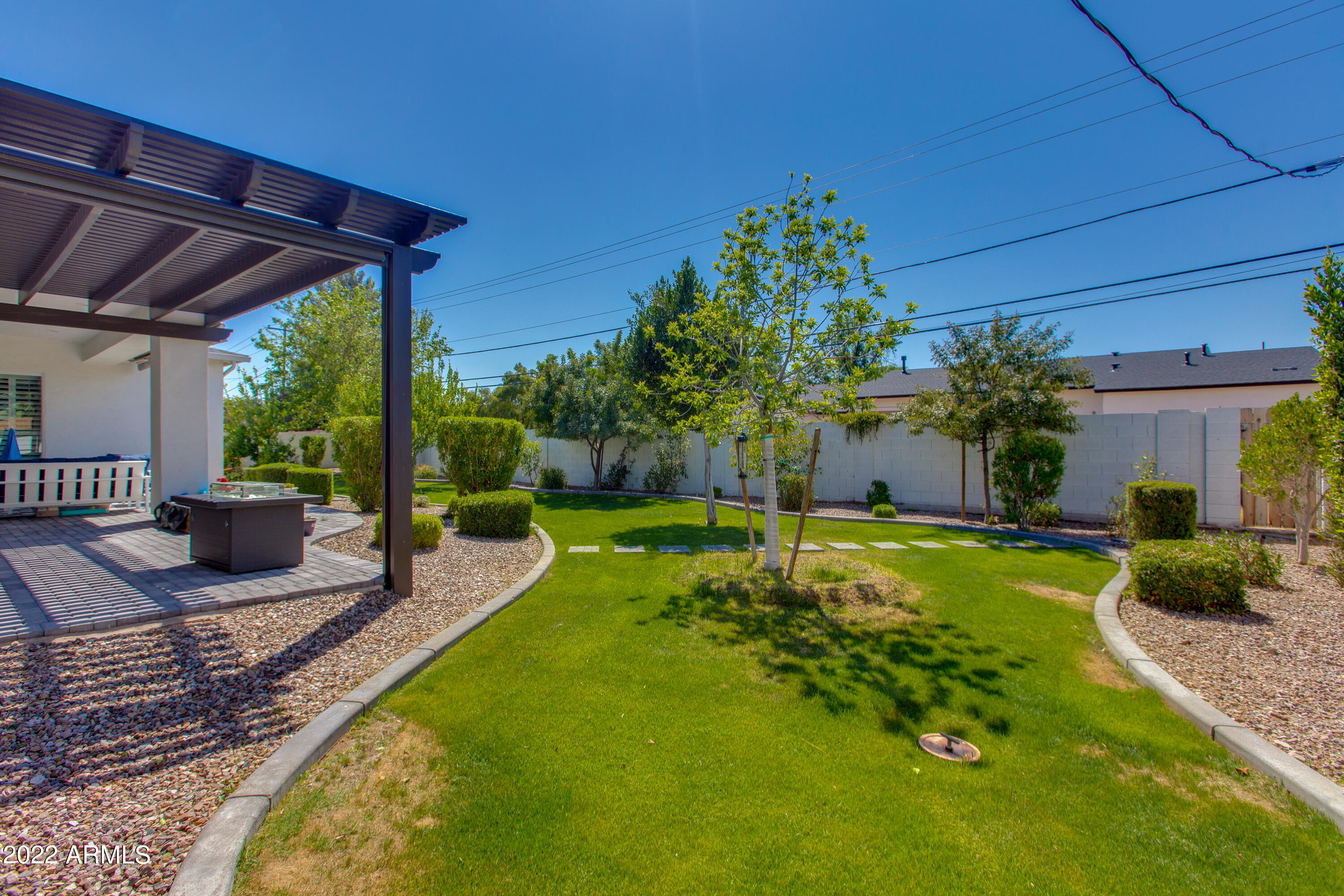 CAMELBACK VILLA - Residential
