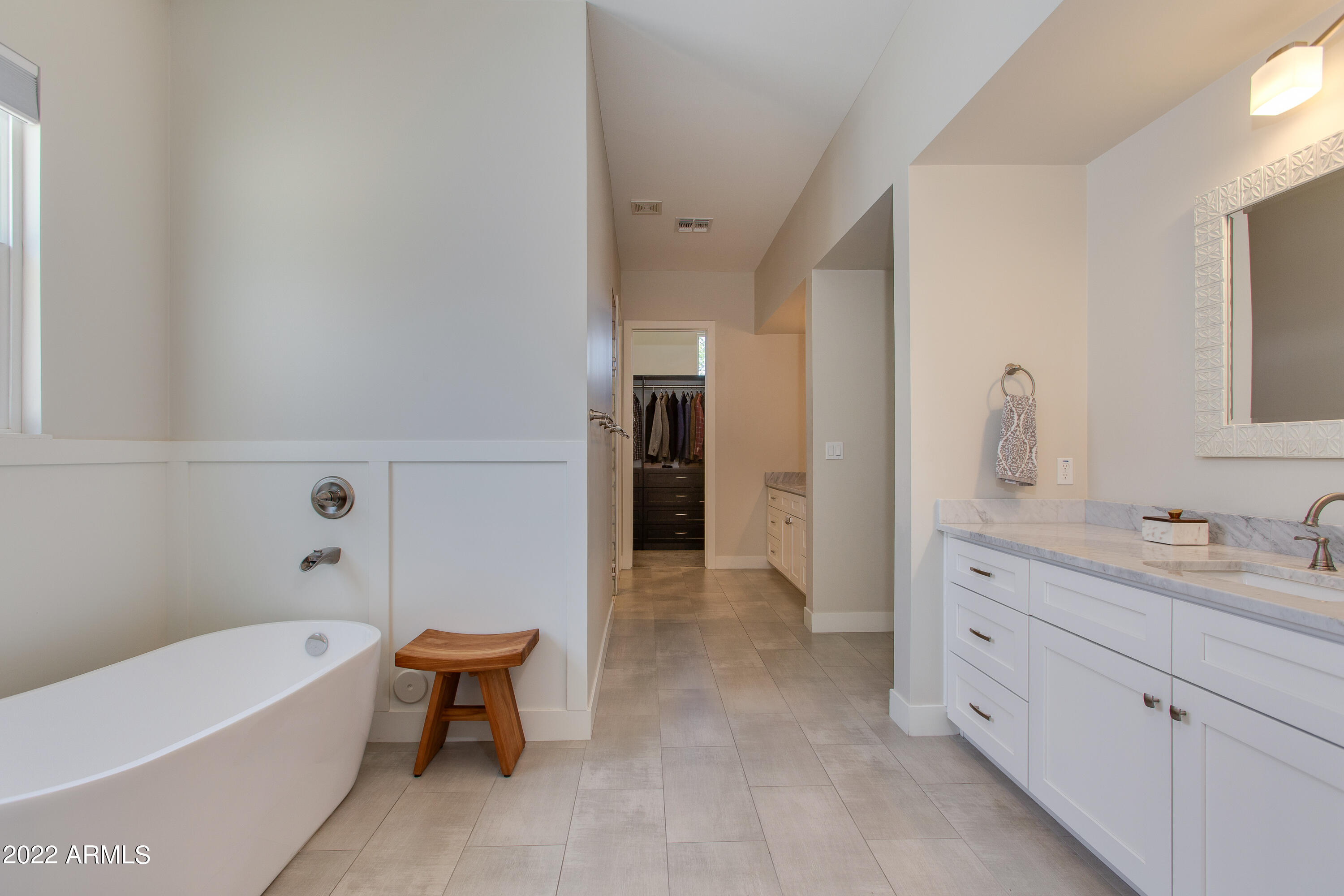 CAMELBACK VILLA - Residential