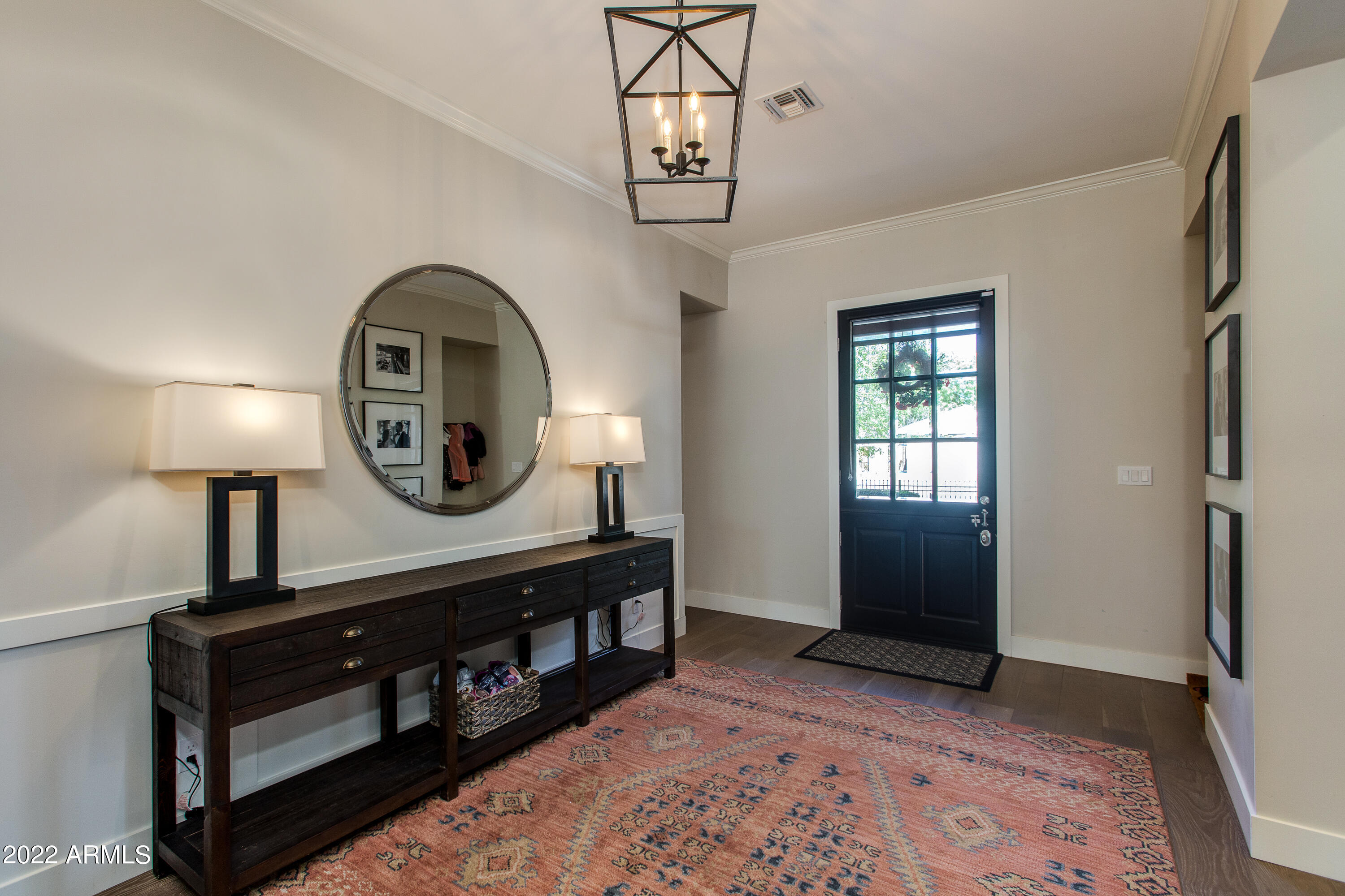 CAMELBACK VILLA - Residential