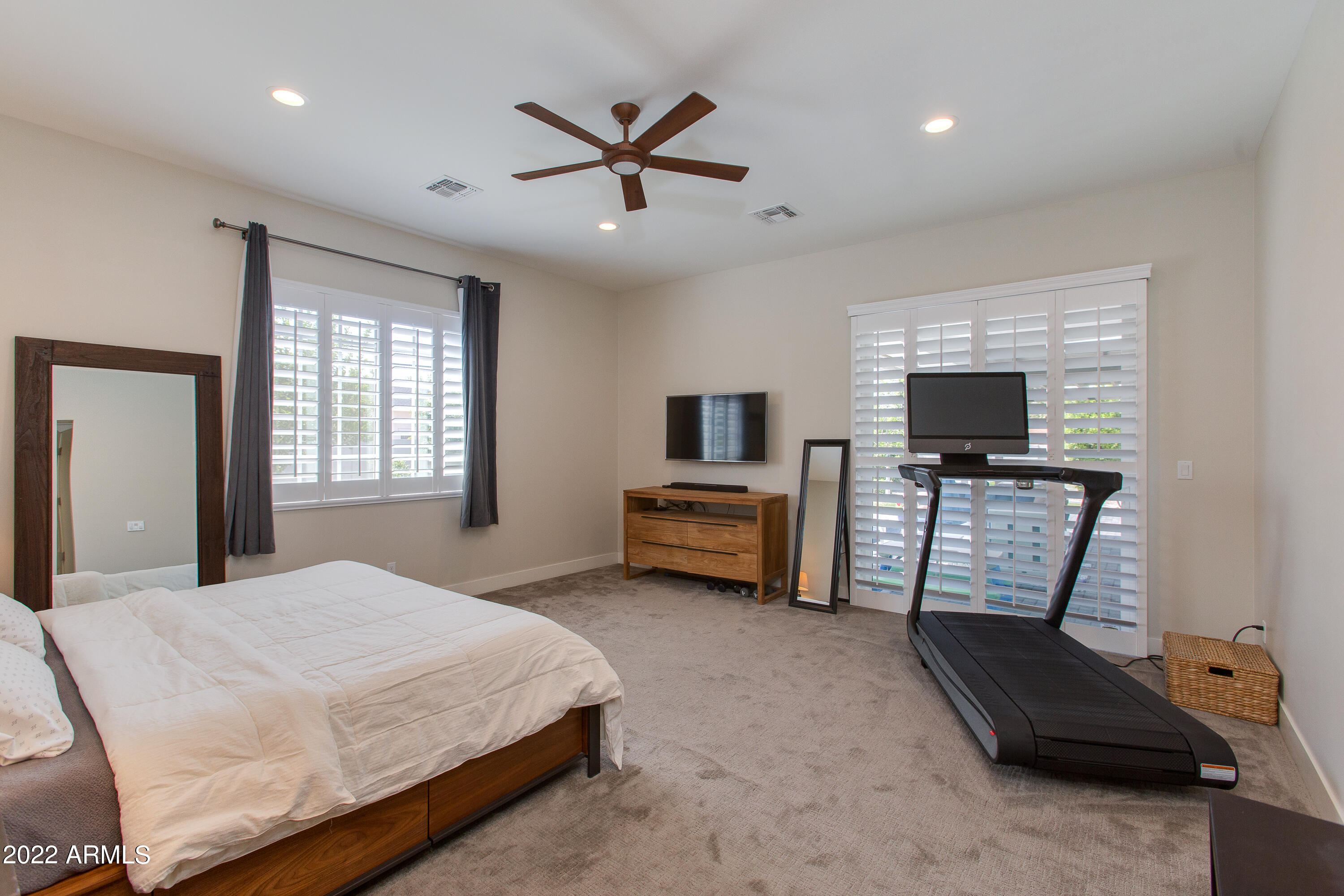 CAMELBACK VILLA - Residential