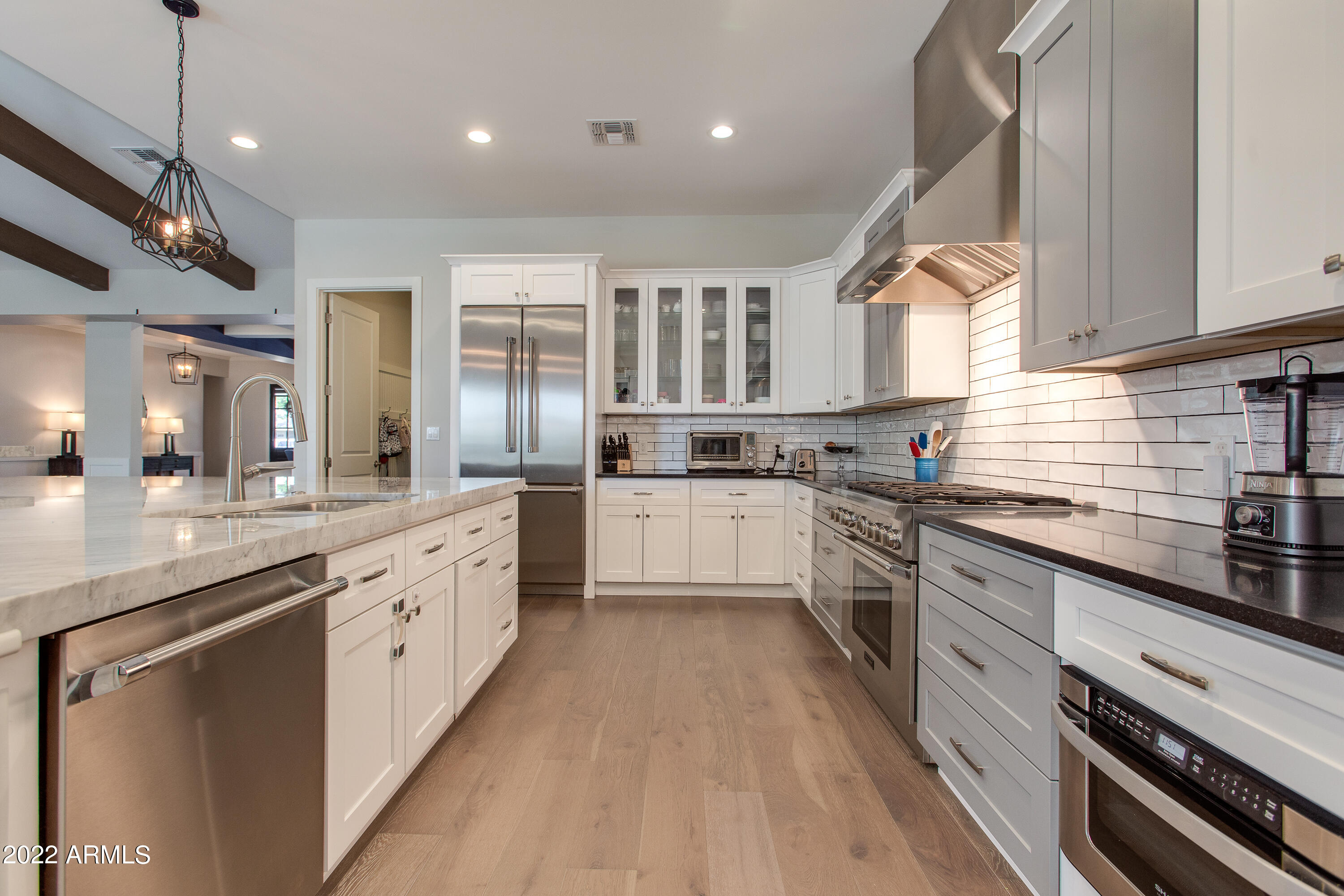 CAMELBACK VILLA - Residential
