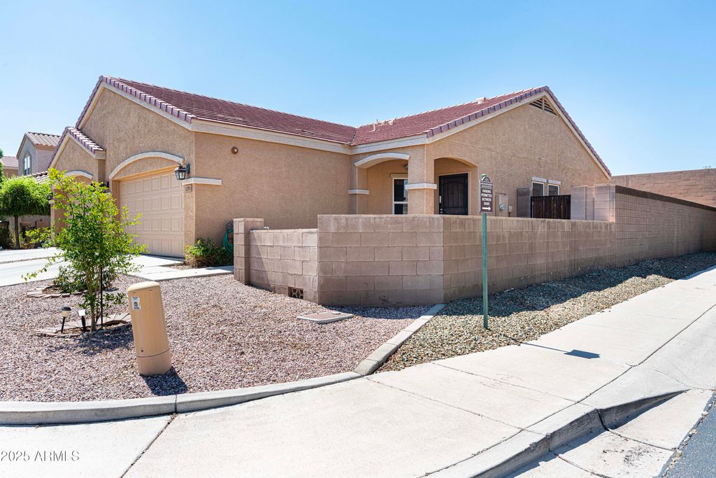 Photo of 13248 N 88th Avenue, Peoria, AZ 85381 (MLS # 6922949)