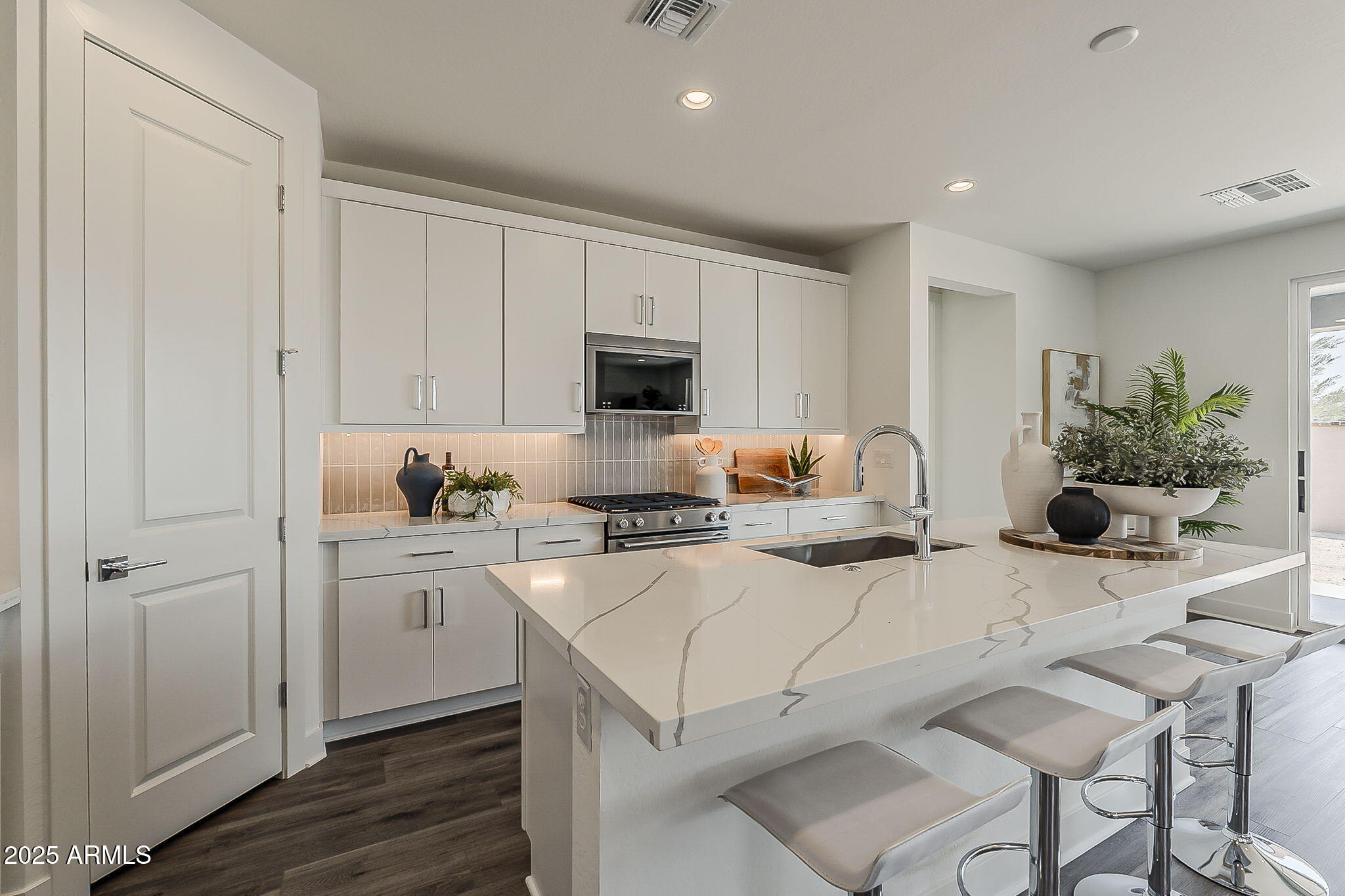 11857 N LUCKENBACH Street