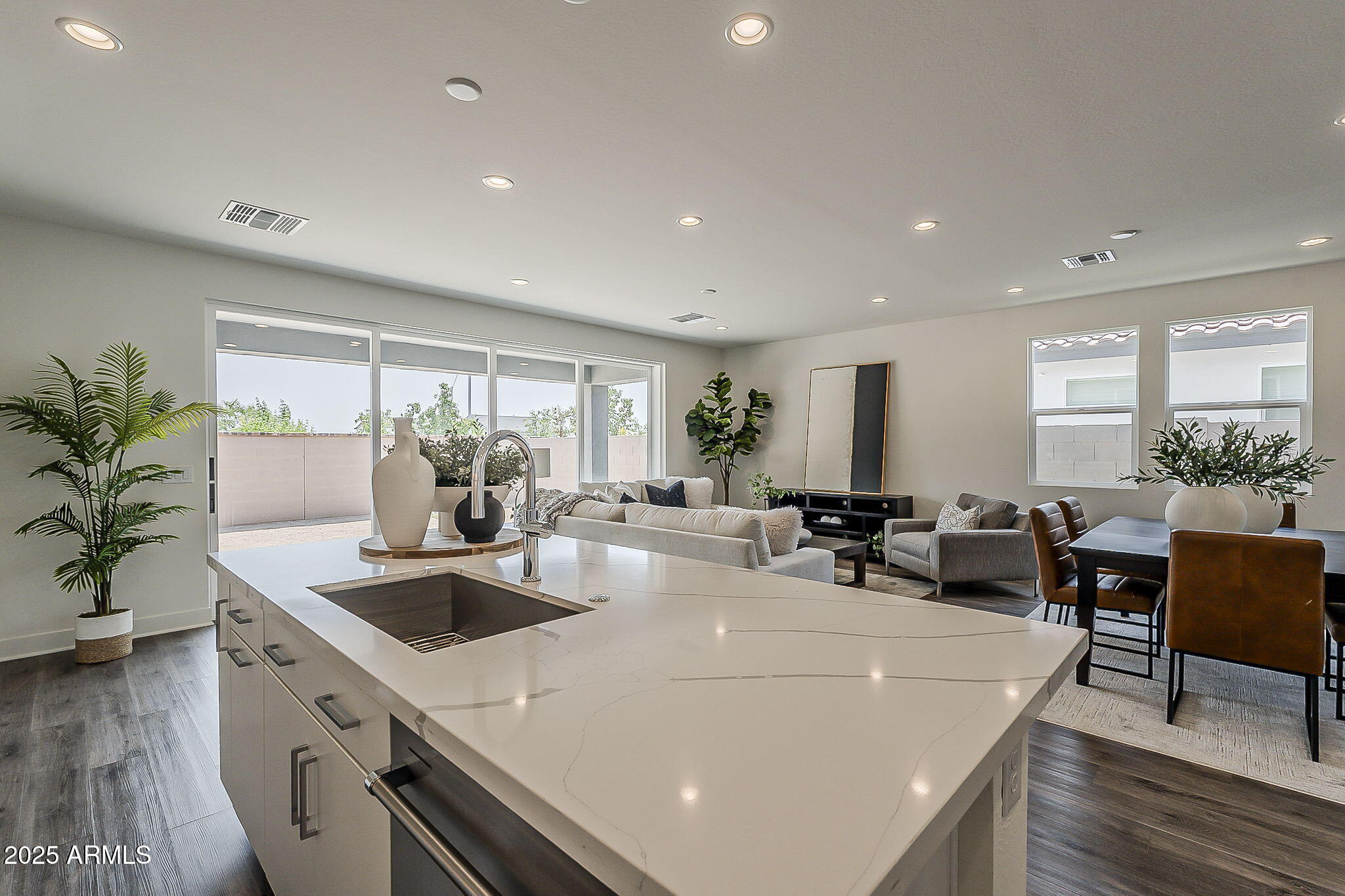 11857 N LUCKENBACH Street