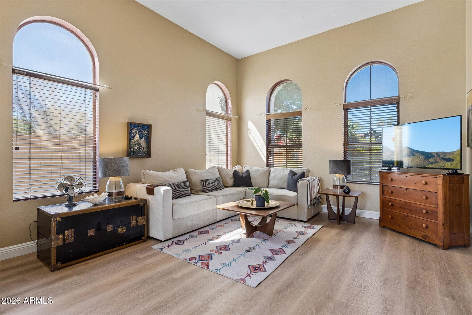 289 E HORSESHOE Avenue