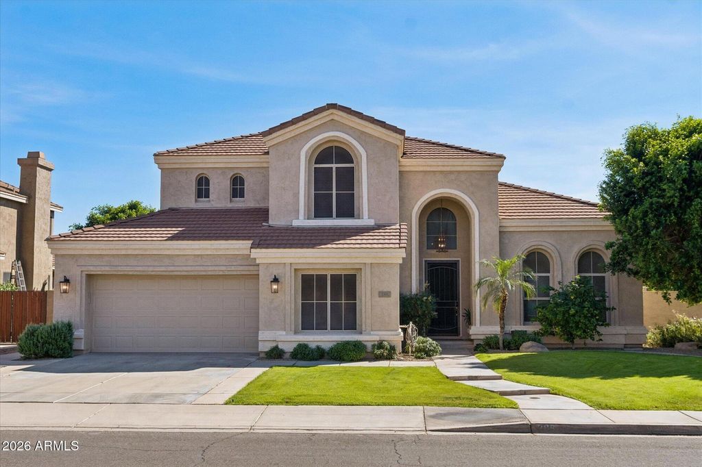 Photo of 289 E Horseshoe Avenue, Gilbert, AZ 85296 (MLS # 6998794)