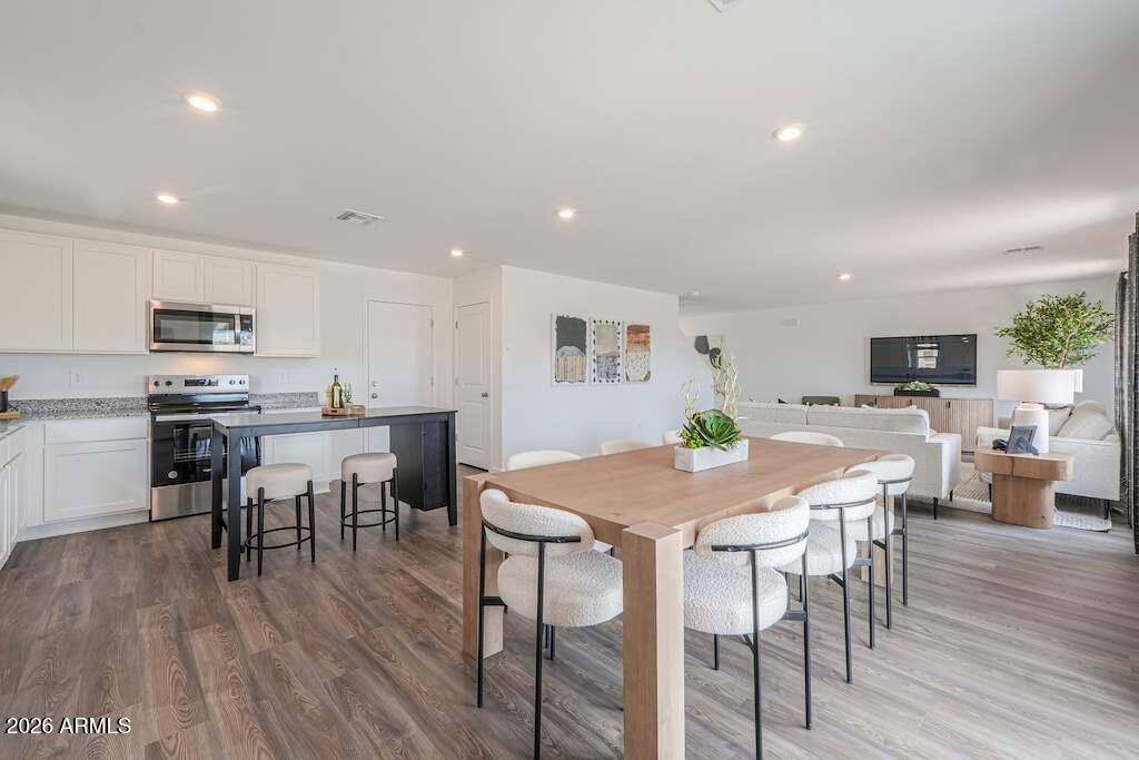 323 W SONORAN VISTA Circle
