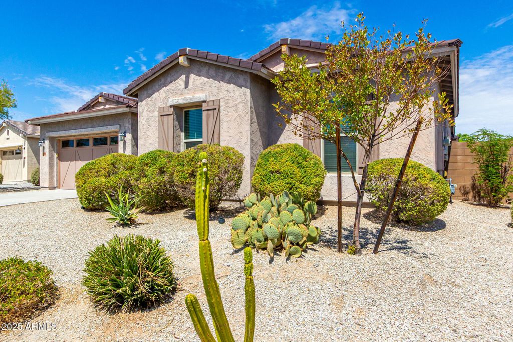 Photo of 18406 W Verbena Drive, Goodyear, AZ 85338 (MLS # 6915335)
