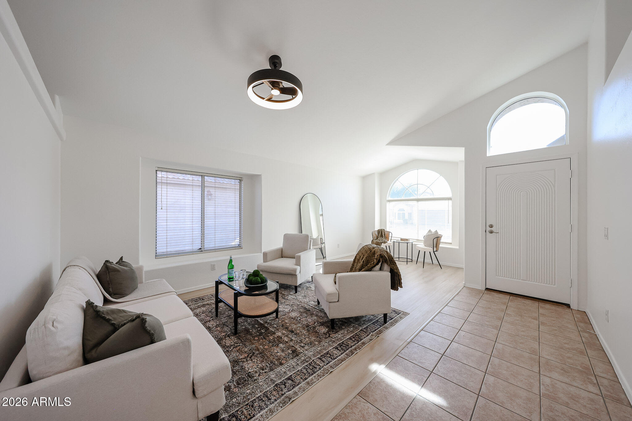 922 E BLACKHAWK Drive