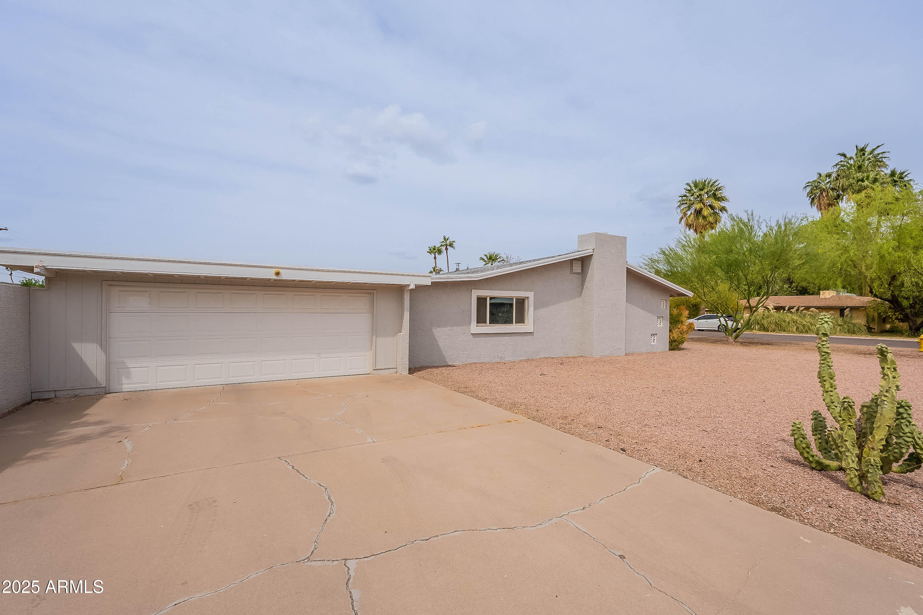 3743 E CORONADO Road