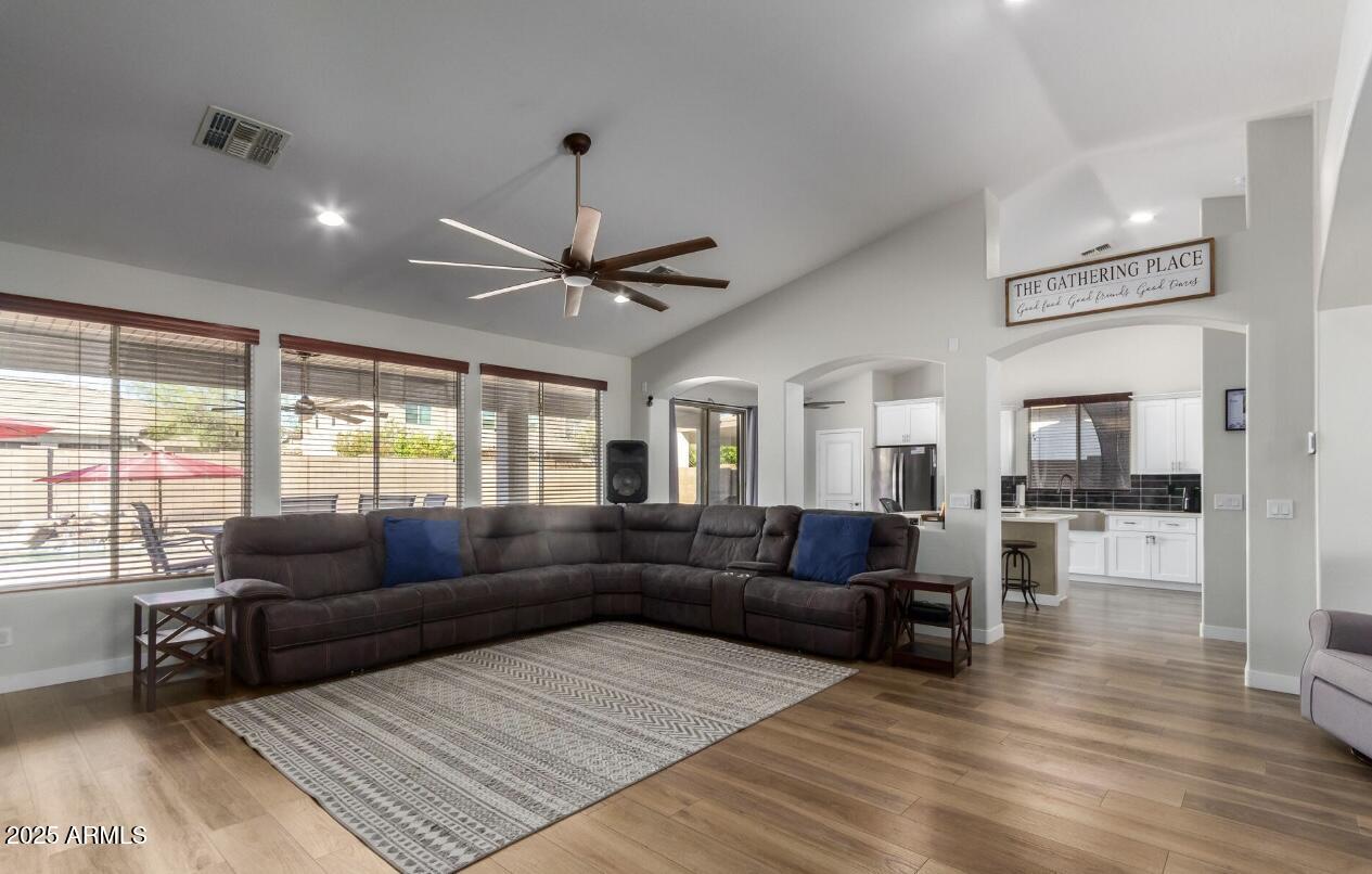 Litchfield Park, Arizona 85340, United States, 3 Bedrooms Bedrooms, ,2 BathroomsBathrooms,Residential,Pending,123704