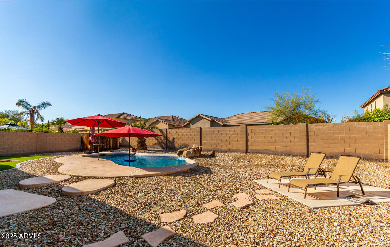 Litchfield Park, Arizona 85340, United States, 3 Bedrooms Bedrooms, ,2 BathroomsBathrooms,Residential,Pending,123704