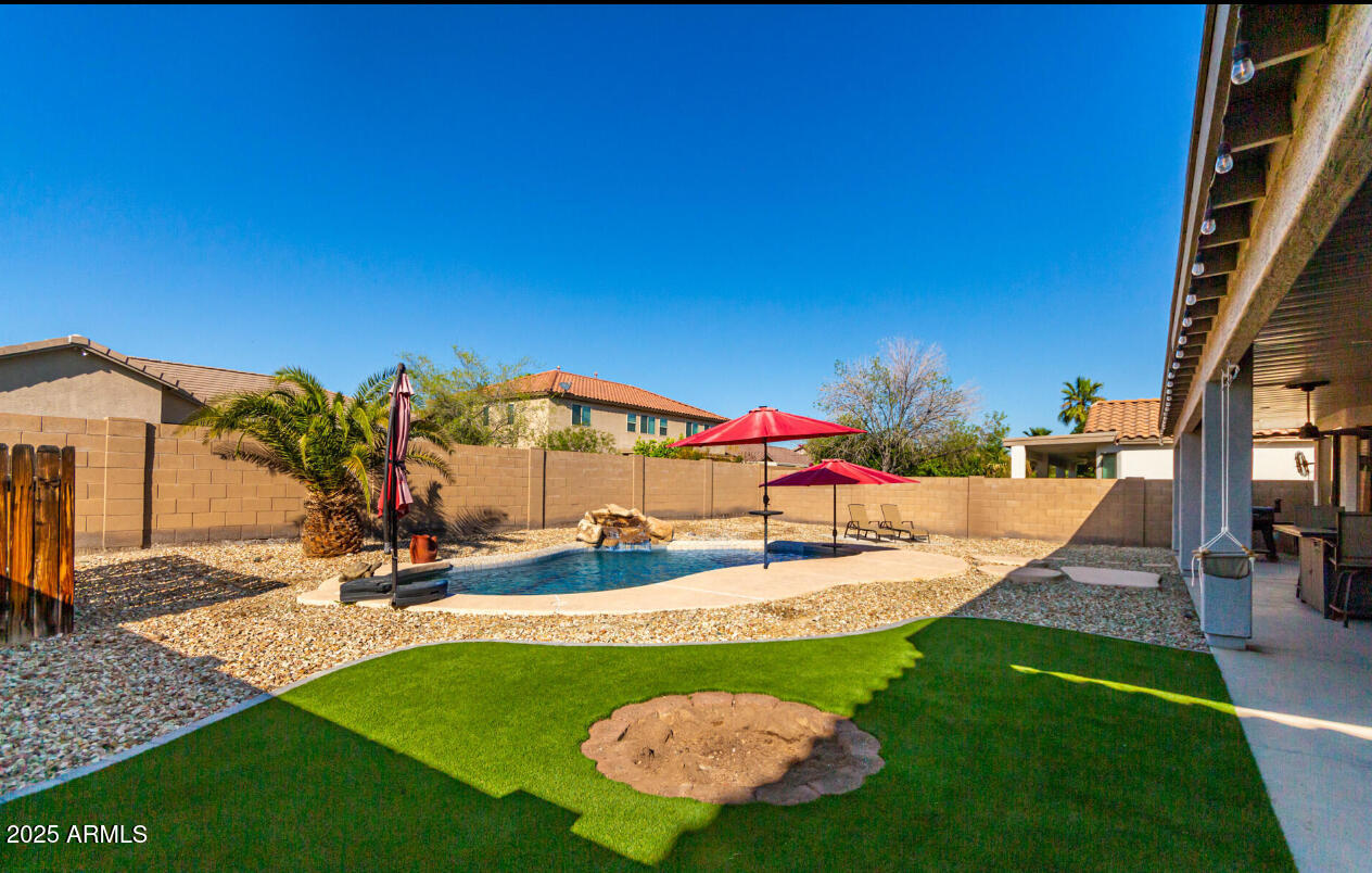 Litchfield Park, Arizona 85340, United States, 3 Bedrooms Bedrooms, ,2 BathroomsBathrooms,Residential,Pending,123704