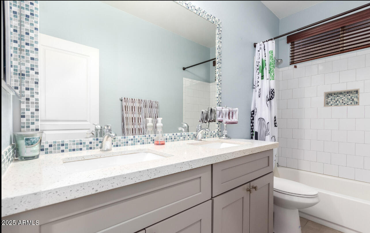 Litchfield Park, Arizona 85340, United States, 3 Bedrooms Bedrooms, ,2 BathroomsBathrooms,Residential,Pending,123704