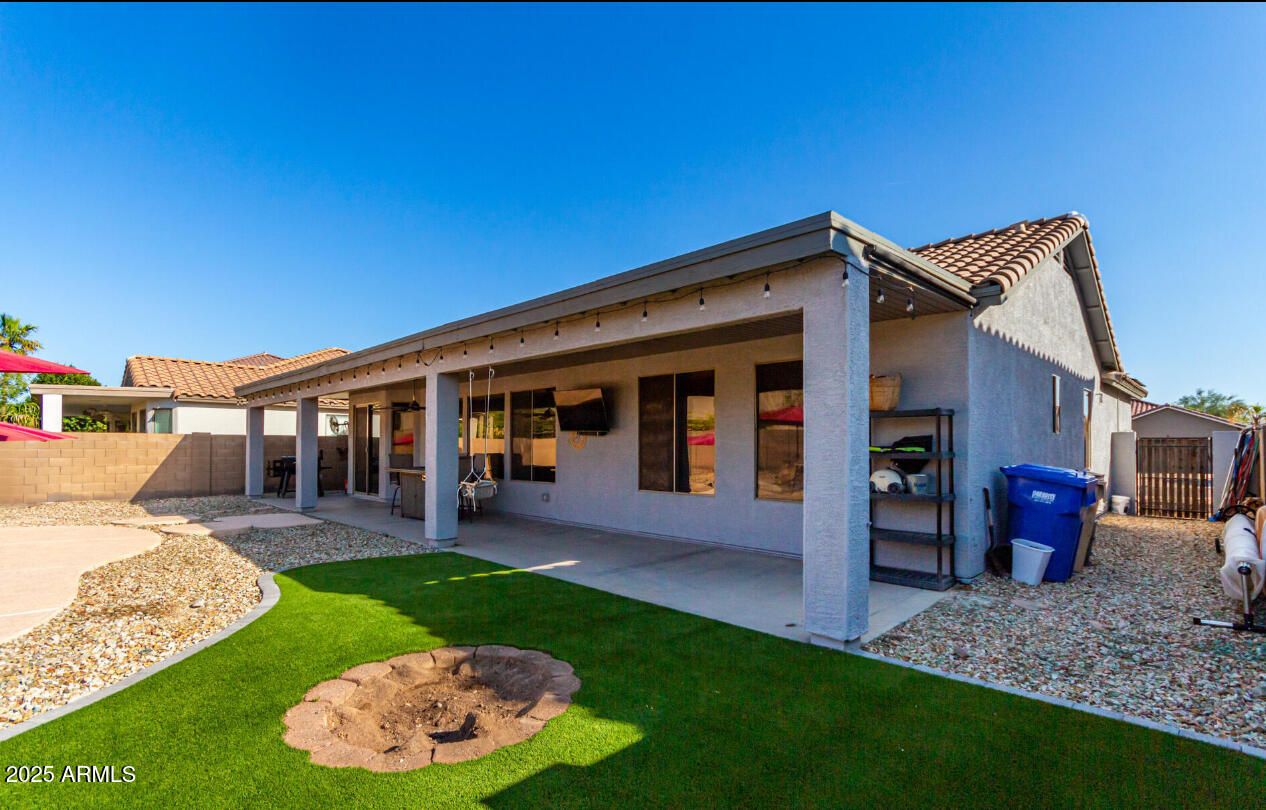 Litchfield Park, Arizona 85340, United States, 3 Bedrooms Bedrooms, ,2 BathroomsBathrooms,Residential,Pending,123704